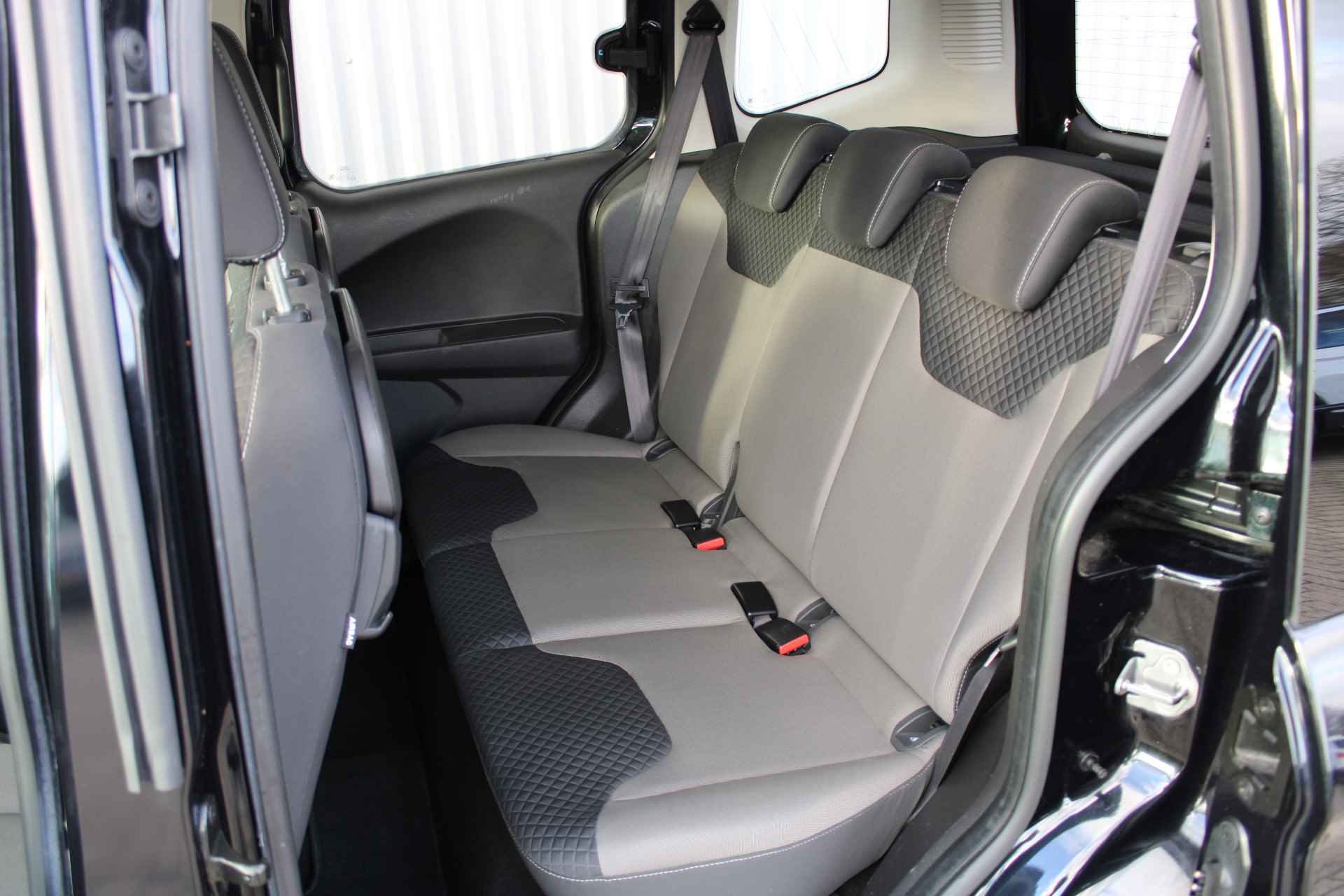 Ford Tourneo Courier 1.0 Titanium | CRUISE CONTROL | NAVIGATIE | STOELVERWARMING | TREKHAAK - 22/26