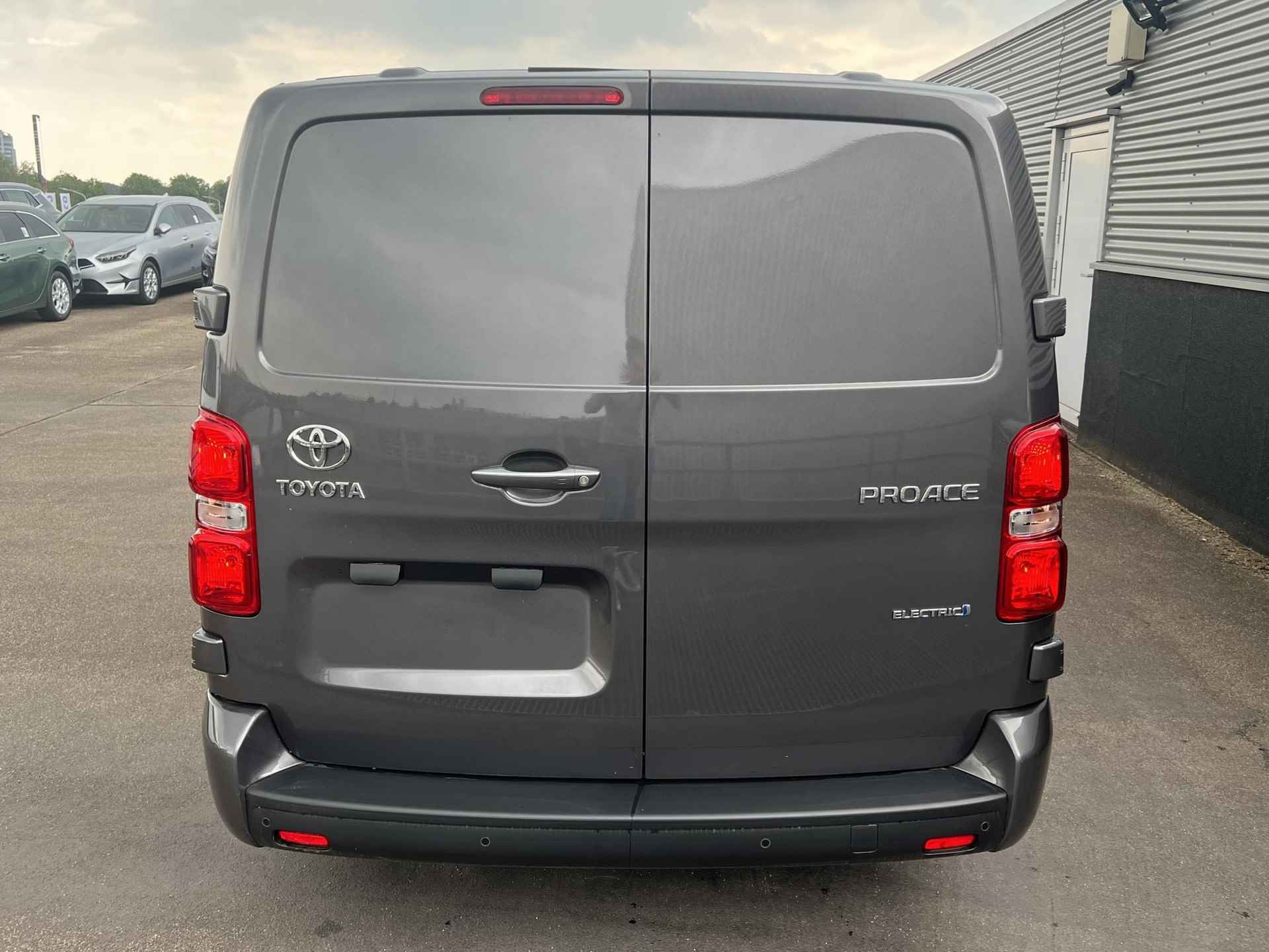 Toyota PROACE Electric Worker Extra Range Prof Long 75 kWh ACTIE Uit voorraad leverbaar - 11/23