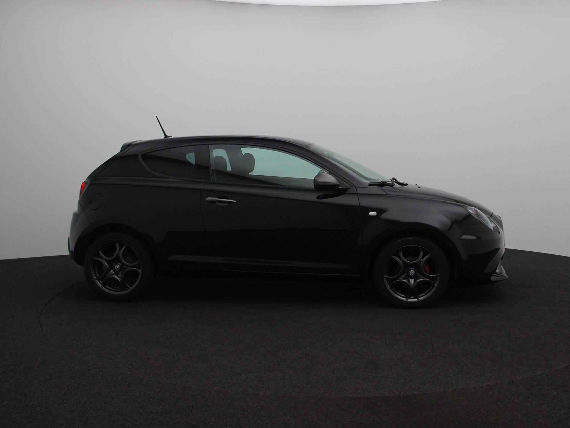 Alfa Romeo MiTo 0.9 TwinAir Urban | Climate control | Navigatie | 17" Lichtmetalen velgen - 6/27