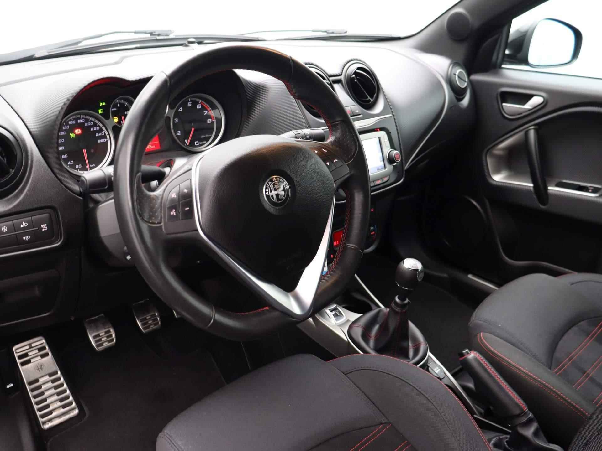 Alfa Romeo MiTo 0.9 TwinAir Urban | Climate control | Navigatie | 17" Lichtmetalen velgen - 19/27