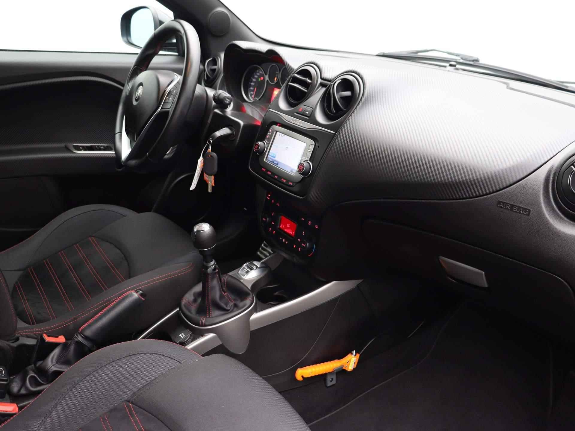 Alfa Romeo MiTo 0.9 TwinAir Urban | Climate control | Navigatie | 17" Lichtmetalen velgen - 20/27