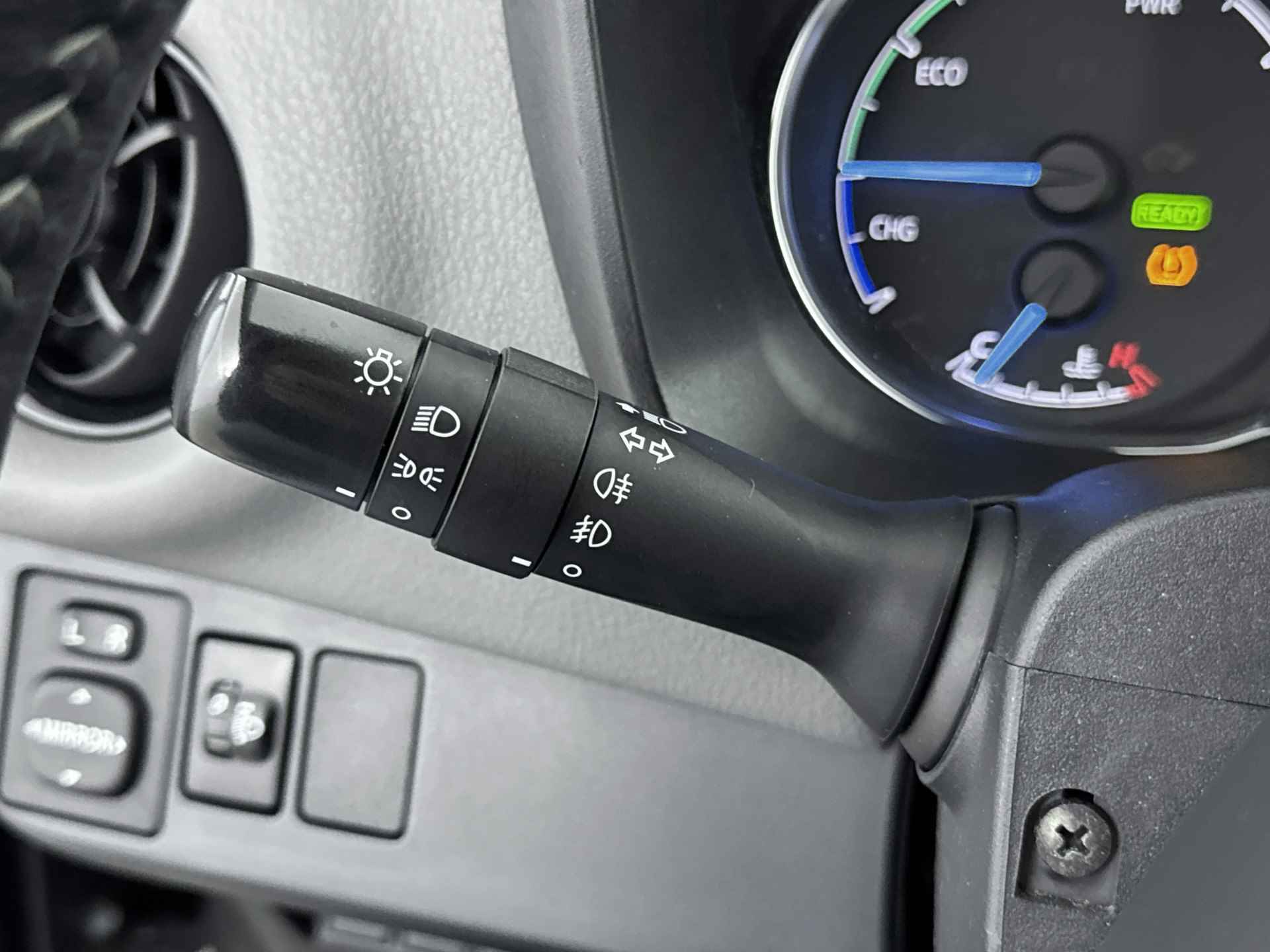 Toyota Yaris 1.5 Hybrid Executive Limited | Licht- Regensensor | Lichtmetalen velgen | Navigatiesysteem | Cruise Control | - 22/41