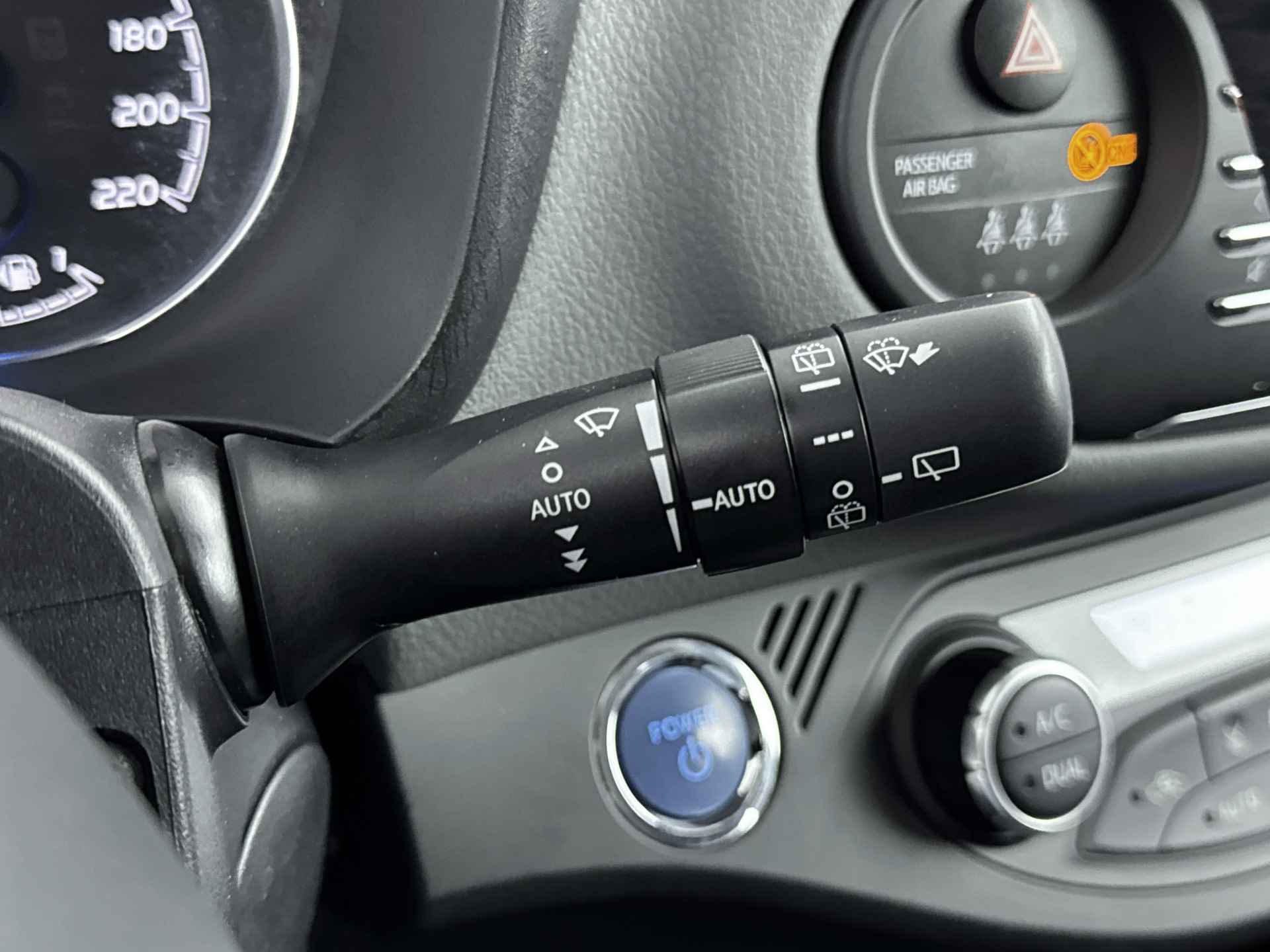 Toyota Yaris 1.5 Hybrid Executive Limited | Licht- Regensensor | Lichtmetalen velgen | Navigatiesysteem | Cruise Control | - 23/41