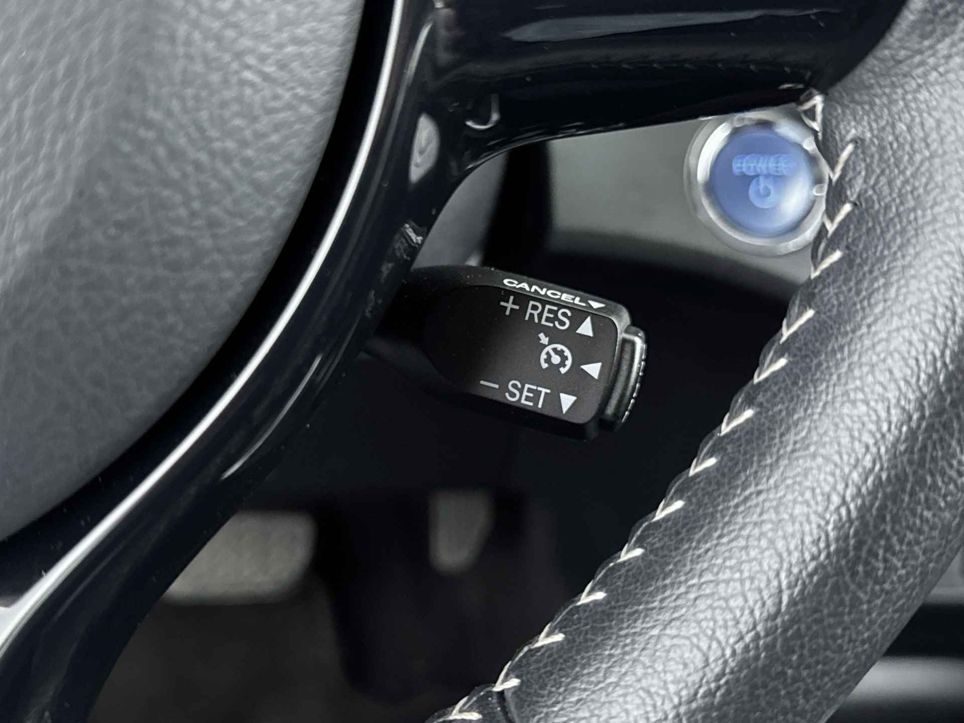 Toyota Yaris 1.5 Hybrid Executive Limited | Licht- Regensensor | Lichtmetalen velgen | Navigatiesysteem | Cruise Control | - 24/41