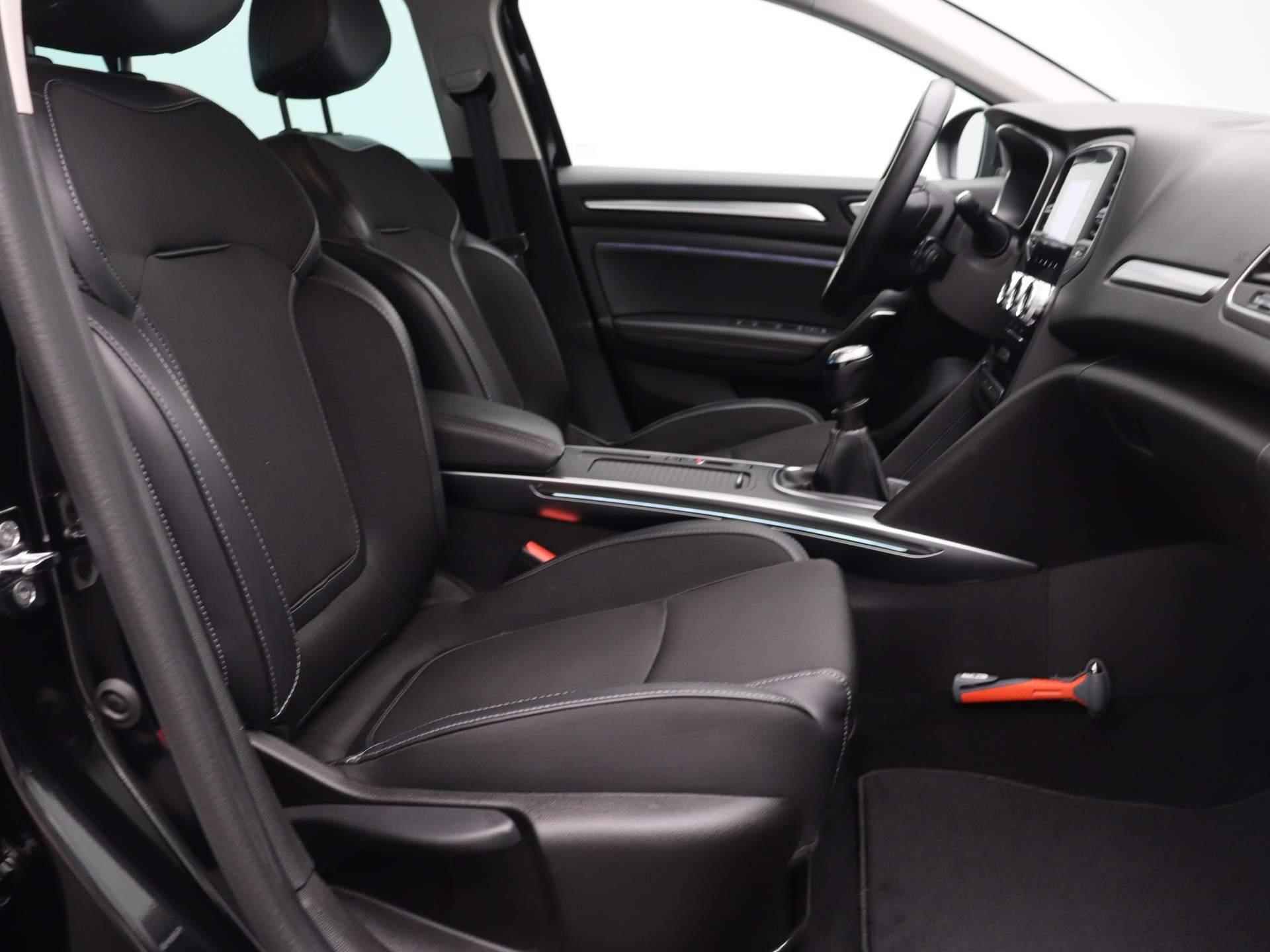 Renault Mégane Estate TCe 140pk Intens | Parkeersensoren | Apple/Android Carplay | Navigatie | - 4/40