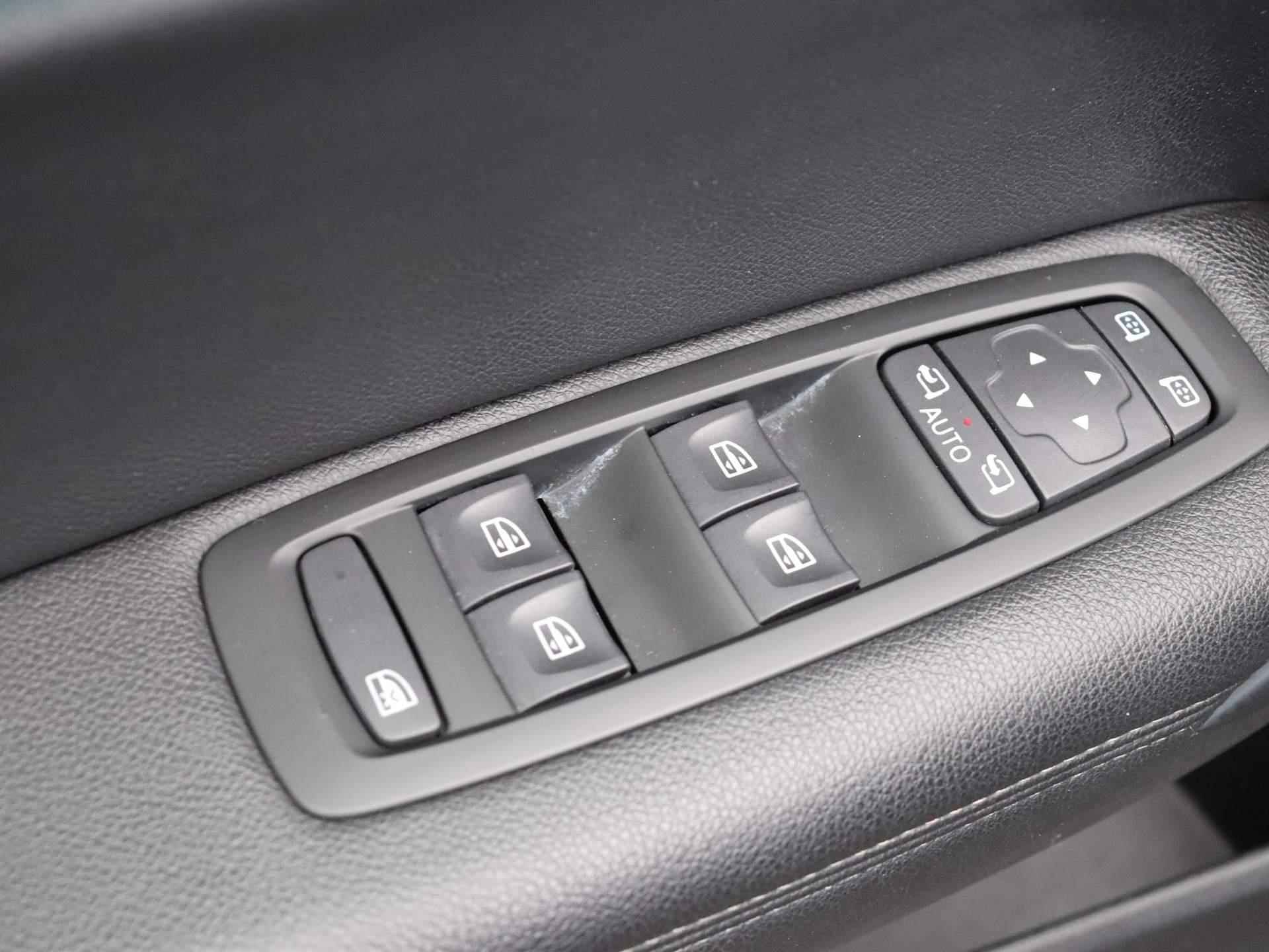 Renault Mégane Estate TCe 140pk Intens | Parkeersensoren | Apple/Android Carplay | Navigatie | - 16/40