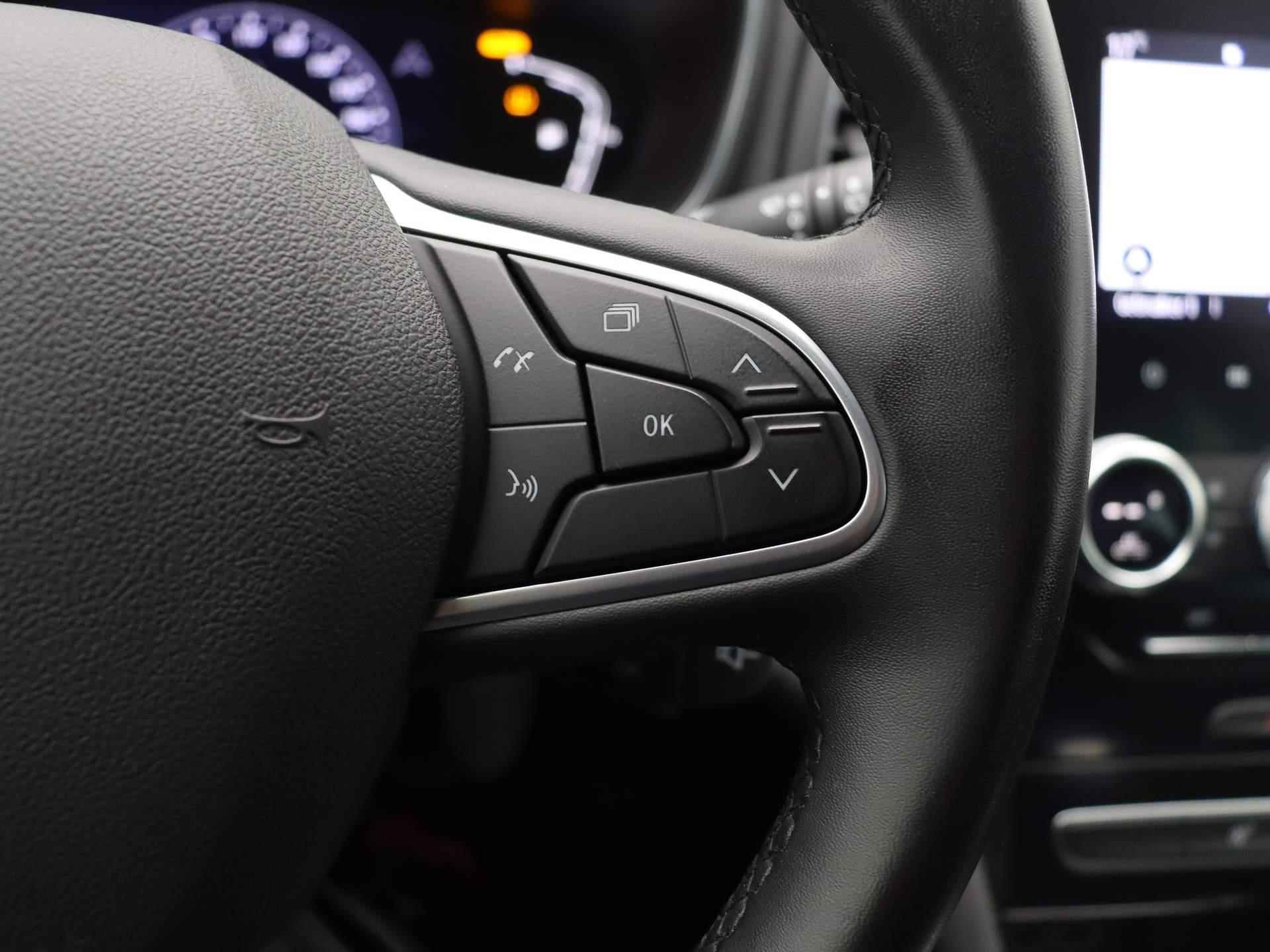 Renault Mégane Estate TCe 140pk Intens | Parkeersensoren | Apple/Android Carplay | Navigatie | - 17/40