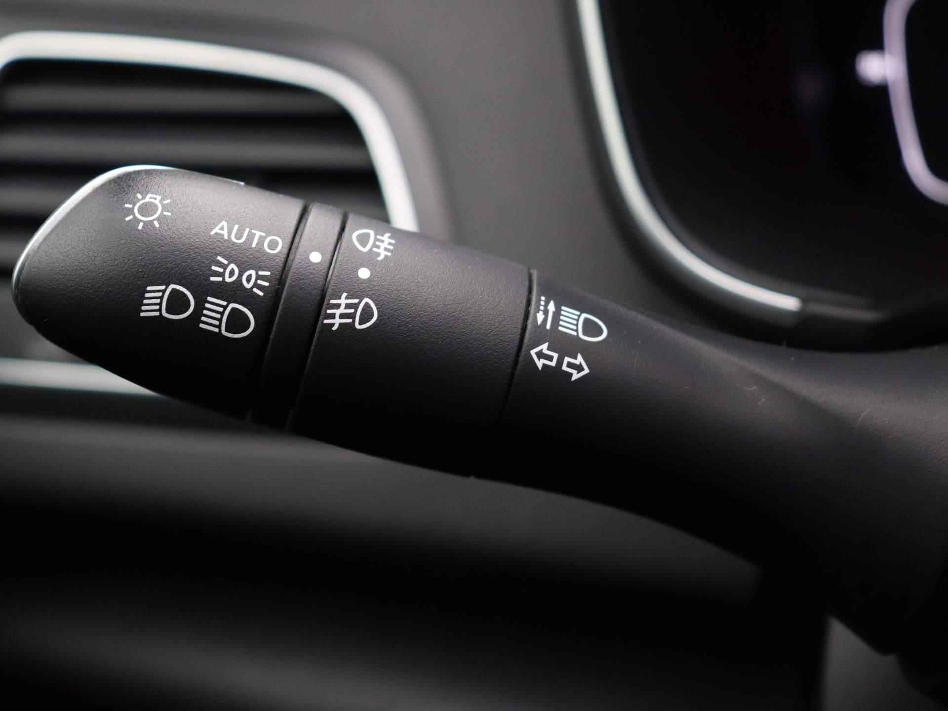 Renault Mégane Estate TCe 140pk Intens | Parkeersensoren | Apple/Android Carplay | Navigatie | - 19/40