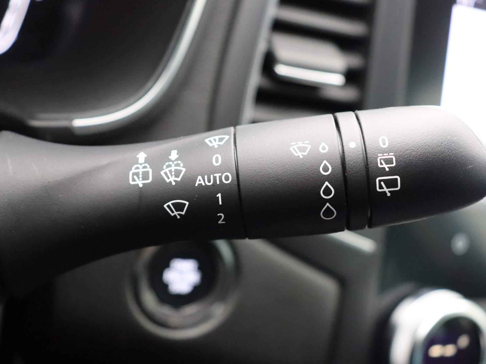 Renault Mégane Estate TCe 140pk Intens | Parkeersensoren | Apple/Android Carplay | Navigatie | - 20/40