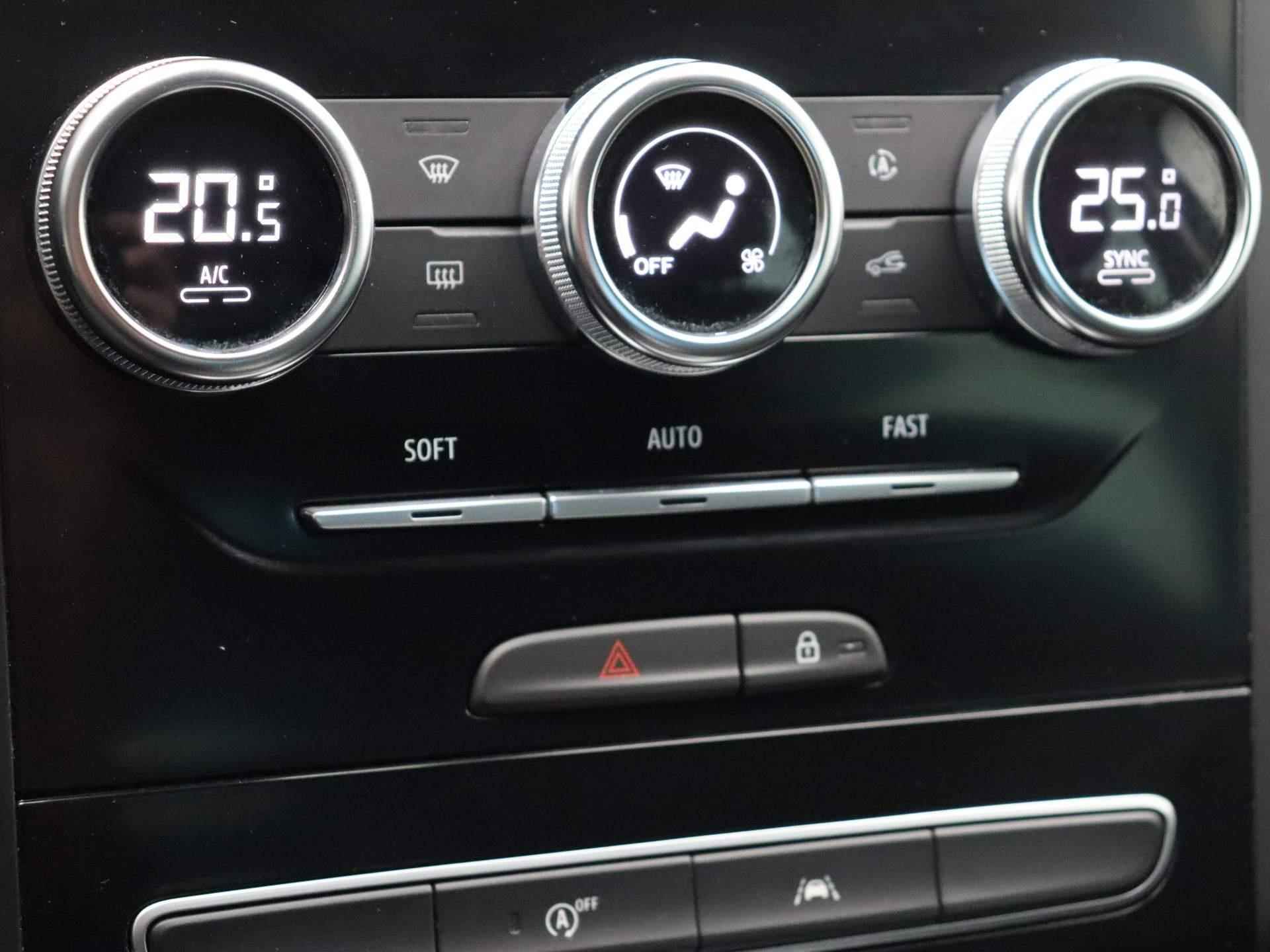 Renault Mégane Estate TCe 140pk Intens | Parkeersensoren | Apple/Android Carplay | Navigatie | - 28/40