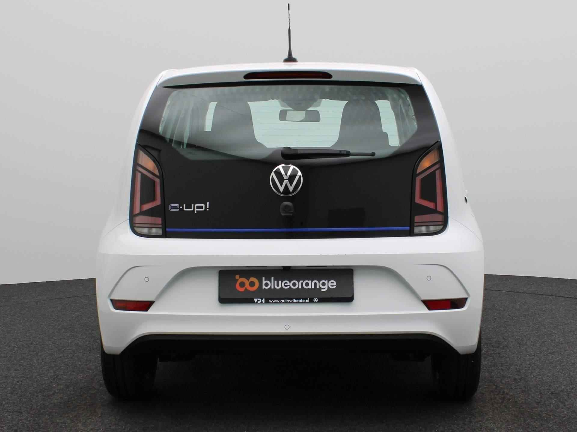 Volkswagen e-Up! Style 83PK CCS, achteruitrijcamera, cruise control, voorruit/stoelverwarming, parkeerhulp achter, 15'' lichtmetaal - 11/40