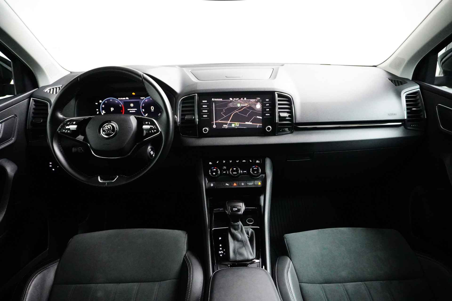 Škoda Karoq 1.5 TSI ACT 150PK Style Navigatie| Leder\alcantara| achteruitrijcamera| Acc | Winterpakket | - 10/24