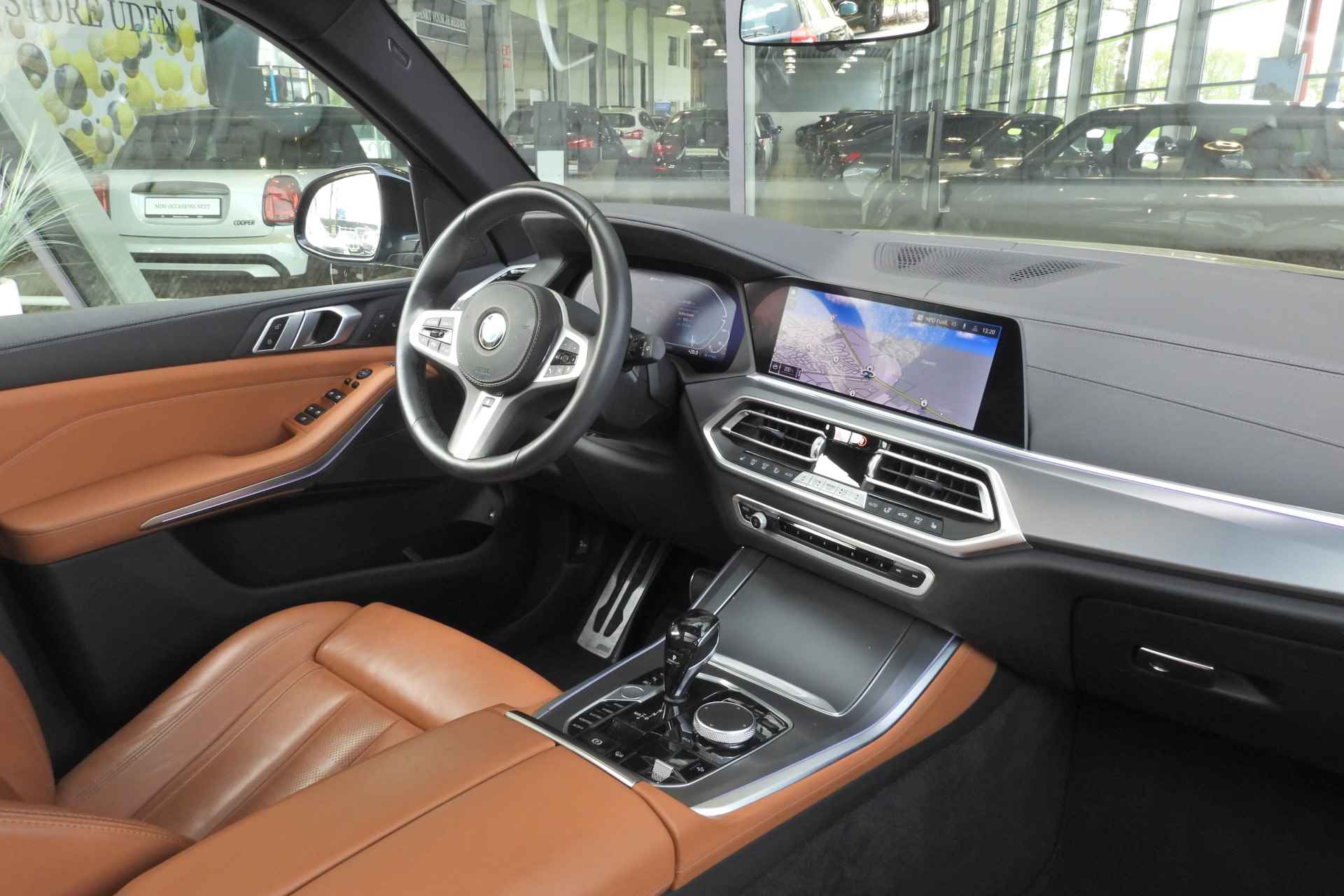 BMW X5 xDrive45e High Executive M Sport Automaat / Panoramadak / Trekhaak / Parking Assistant Plus / Head-Up / Comfort Access / Comfortstoelen / Leder - 10/42