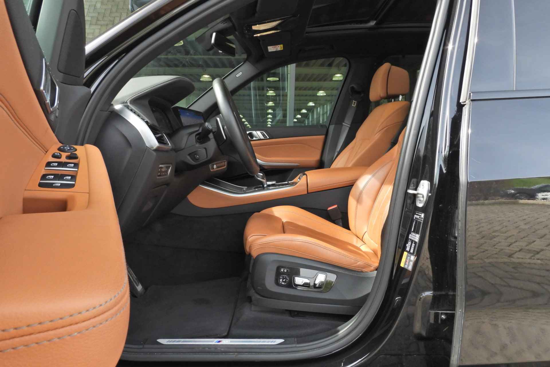 BMW X5 xDrive45e High Executive M Sport Automaat / Panoramadak / Trekhaak / Parking Assistant Plus / Head-Up / Comfort Access / Comfortstoelen / Leder - 13/42