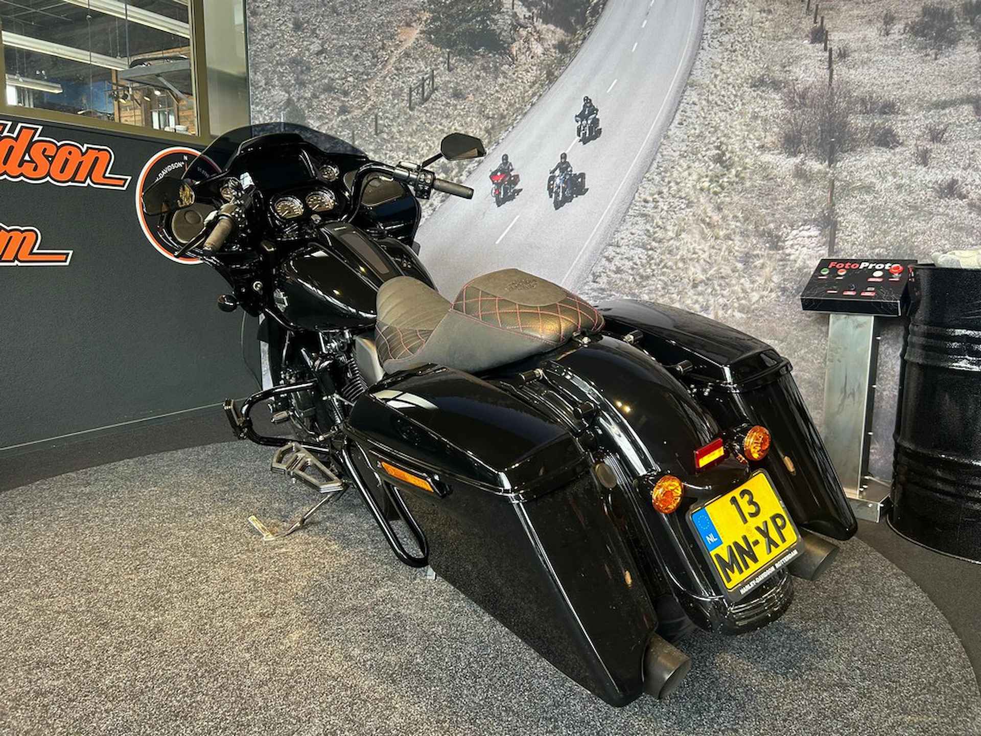 Harley-Davidson FLTRXS ROAD GLIDE SPECIAL - 4/13