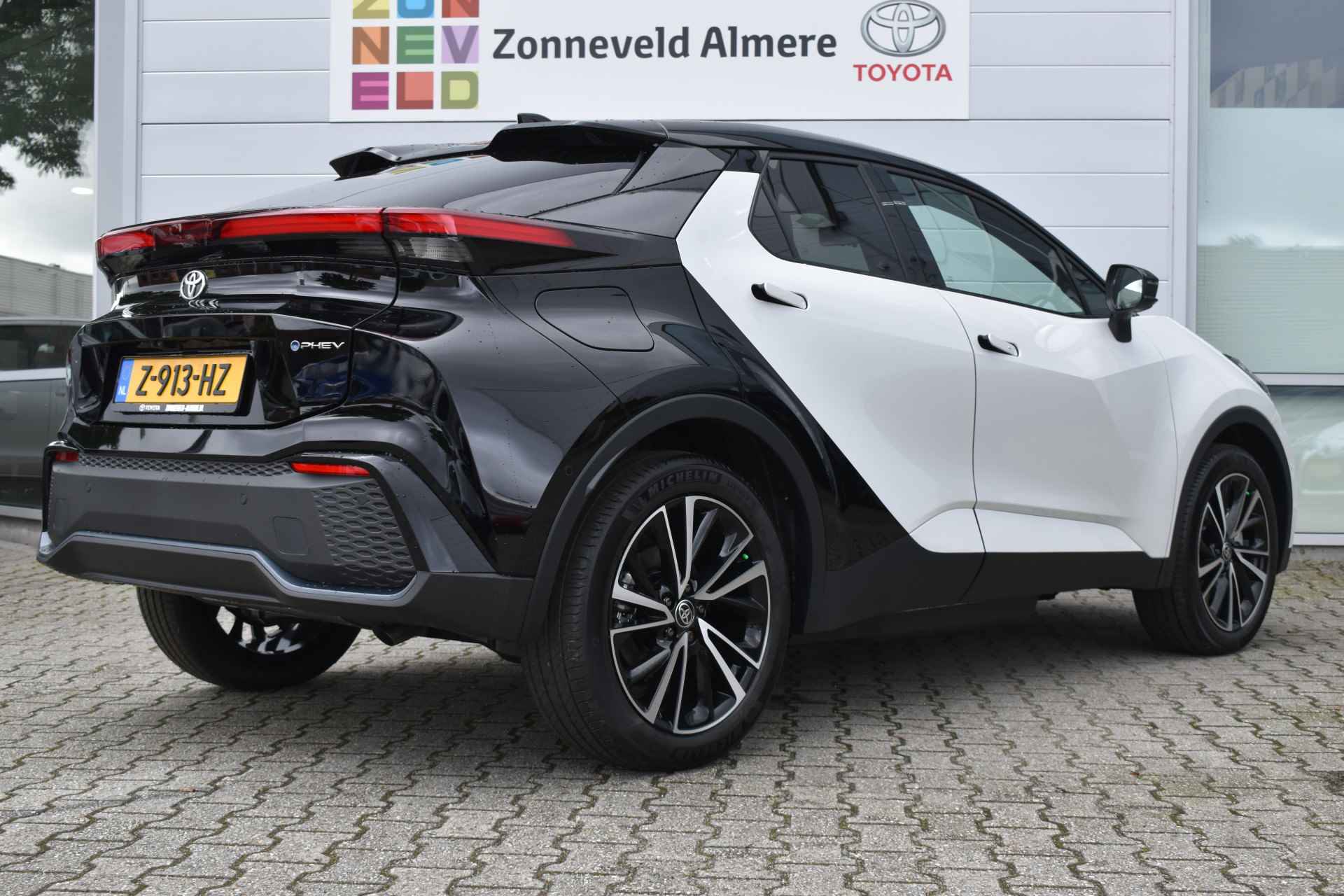 Toyota C-HR 2.0 Plug-in Hybrid 220 Première Edition - 11/43