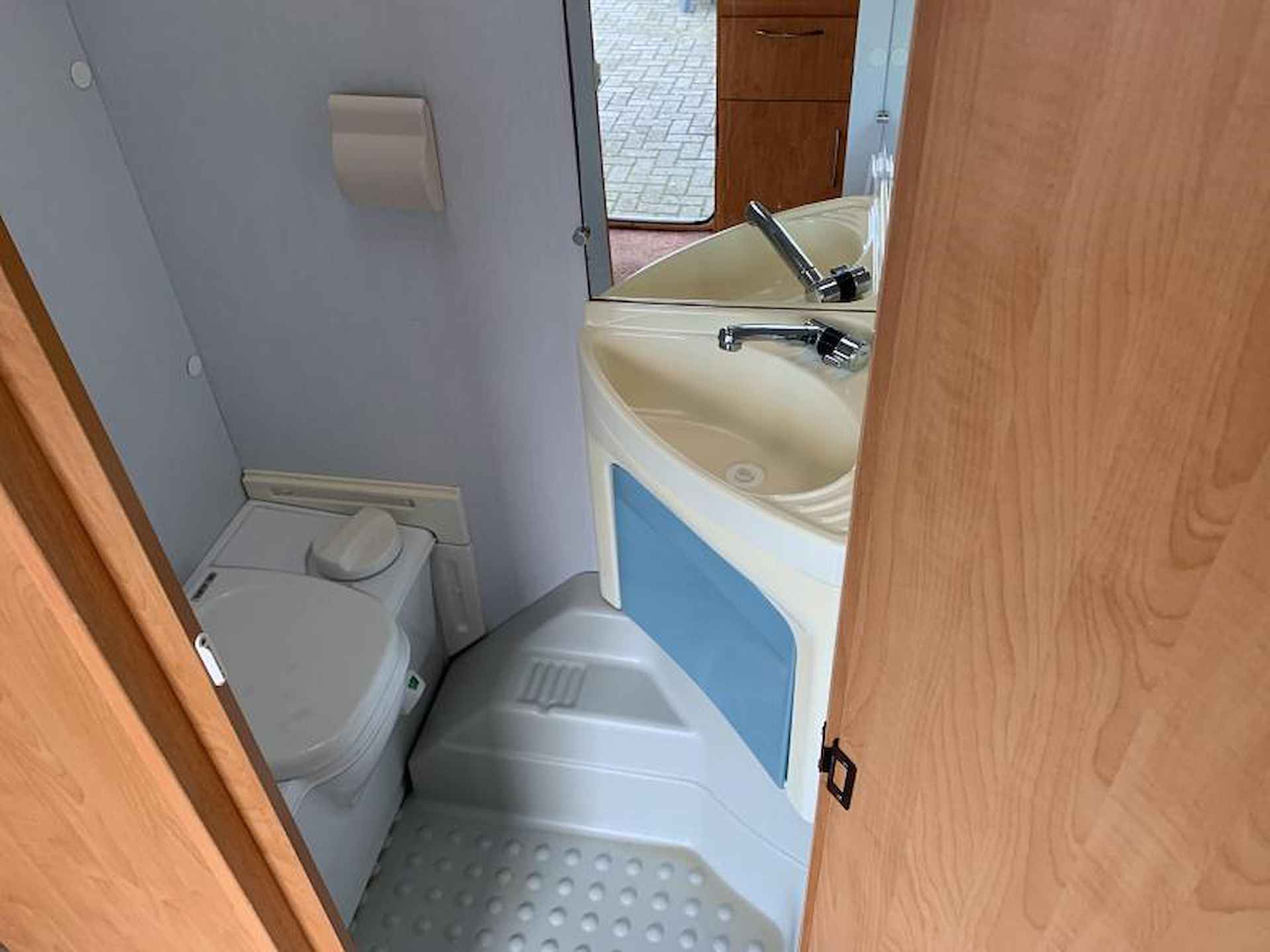 Caravelair Antares Luxe 375 Voortent/Reservewiel - 5/10