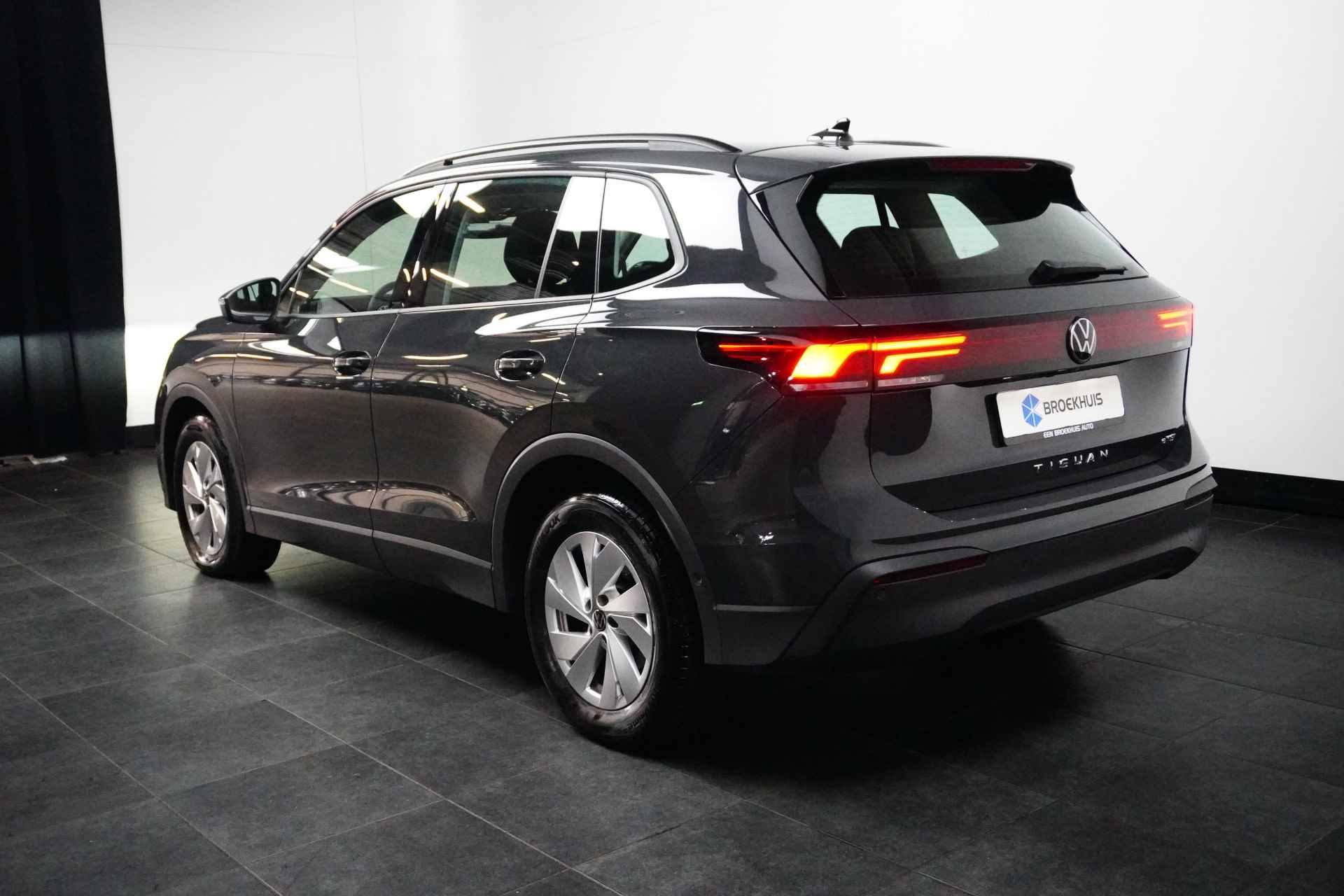 Volkswagen Tiguan 1.5 eTSI 150PK DSG | Trekhaak | Dodehoek detectie | Carplay / Android Auto | Stoelverwarming | - 2/26