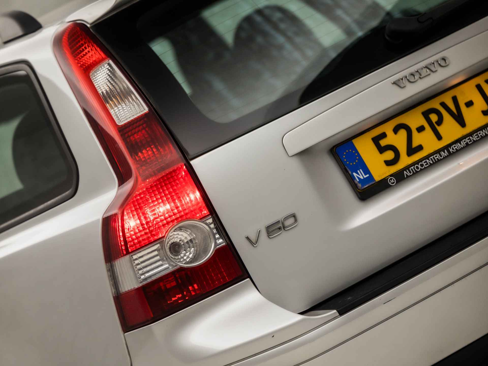 Volvo V50 2.4 Elite Sport Automaat (YOUNGTIMER, 5 CILINDER, TREKHAAK, CRUISE CONTROL, ELEK PAKKET, NIEUWSTAAT) - 24/31