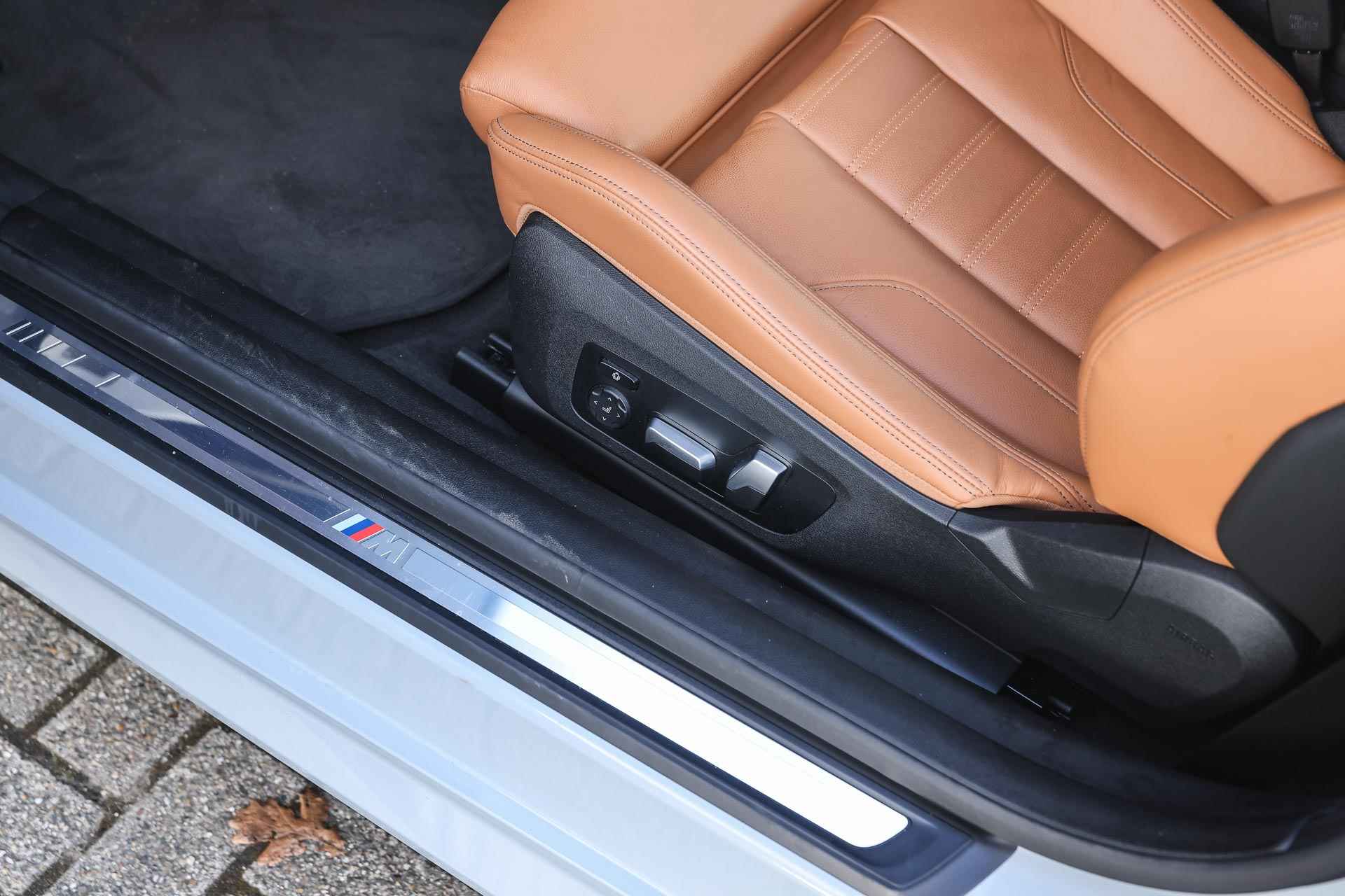 BMW 4 Serie Coupé M440i xDrive High Executive Automaat / Schuif-kanteldak / Laserlight / M Sportstoelen / Parking Assistant Plus / Driving Assistant Professional / Comfort Access / Harman Kardon - 13/41