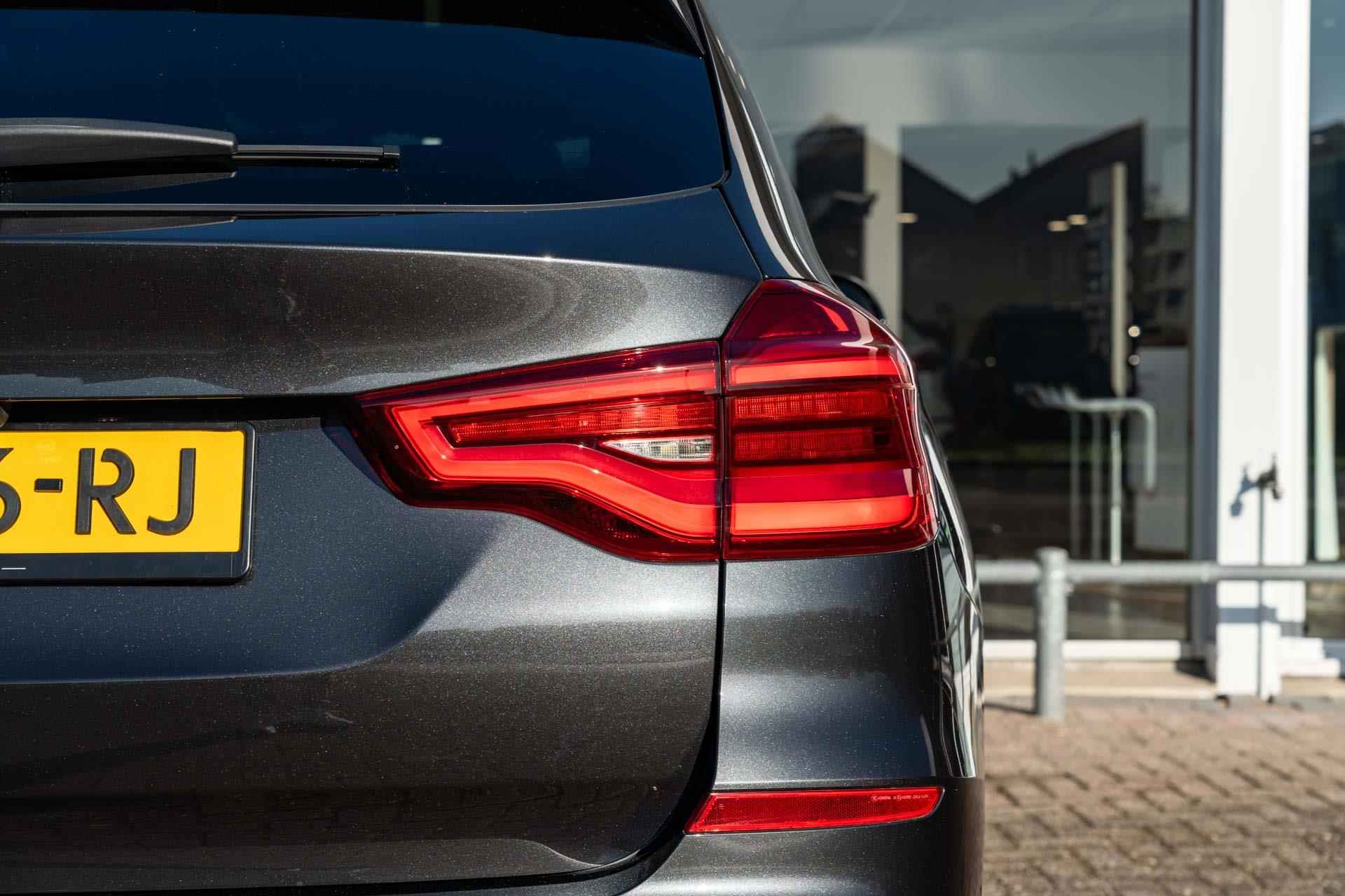 BMW X3 sDrive20i 170pk AUT Launch Edition High Executive | Panoramadak | Head-up Display | Navigatie - 53/56