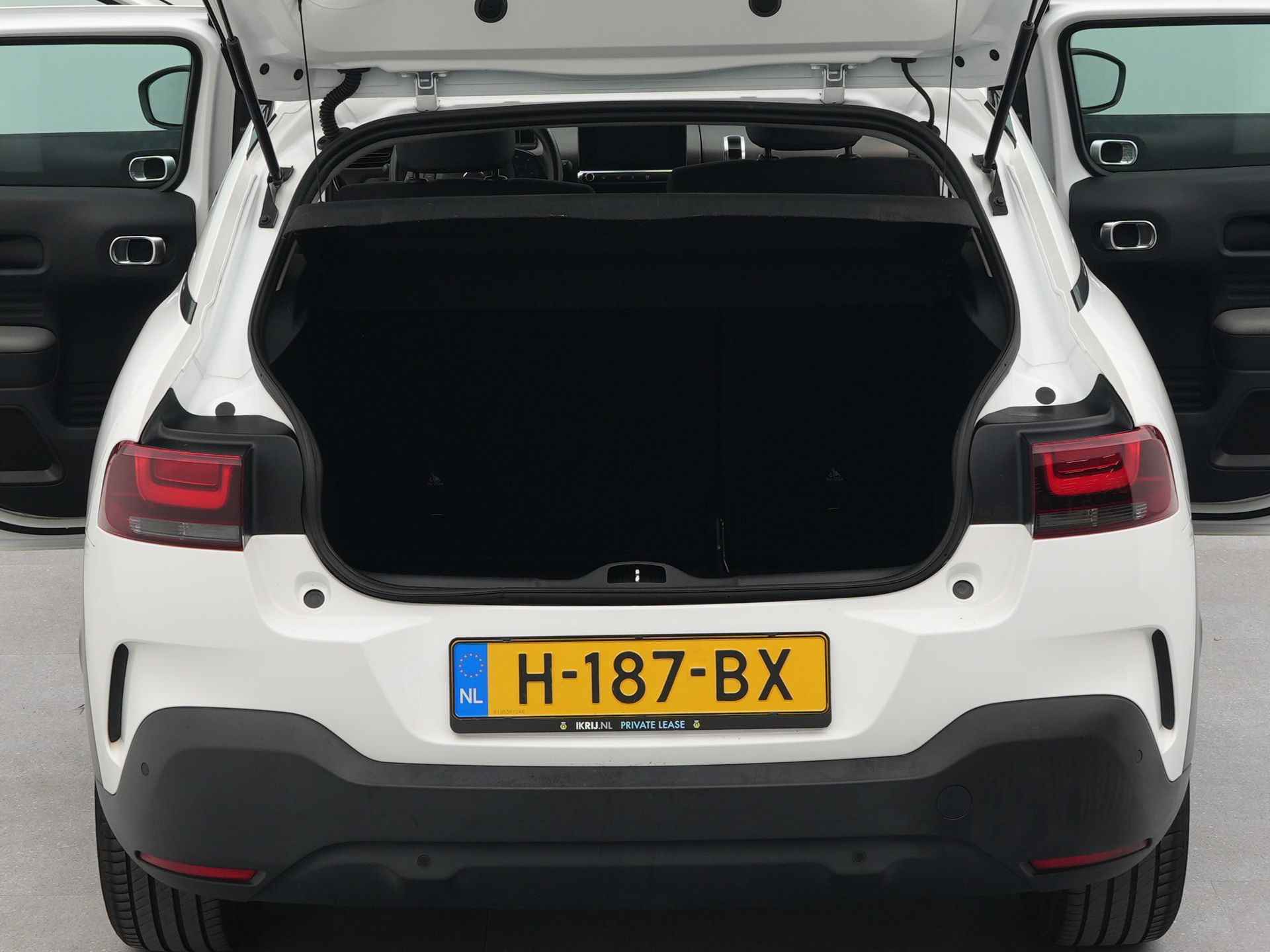 Citroën C4 Cactus 1.2 PureTech Feel | Navigatie by App | Airco | Bluetooth | Dab | Parkeersensoren achter | - 31/33