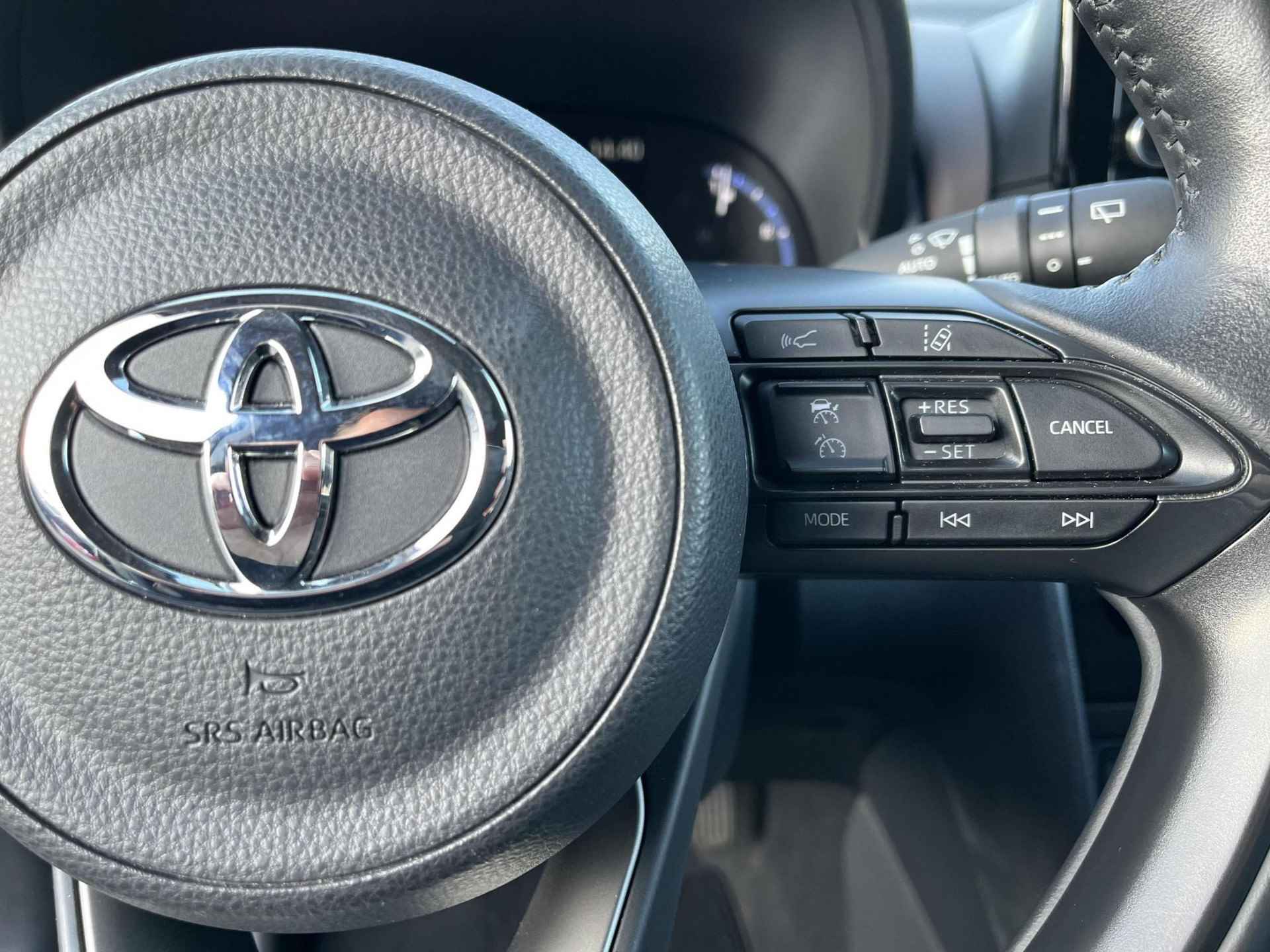 Toyota Yaris Cross 1.5 Hybrid Executive | Trekhaak | Camera's rondom | Stoel- + stuurverwarming | Navigatie | - 18/25