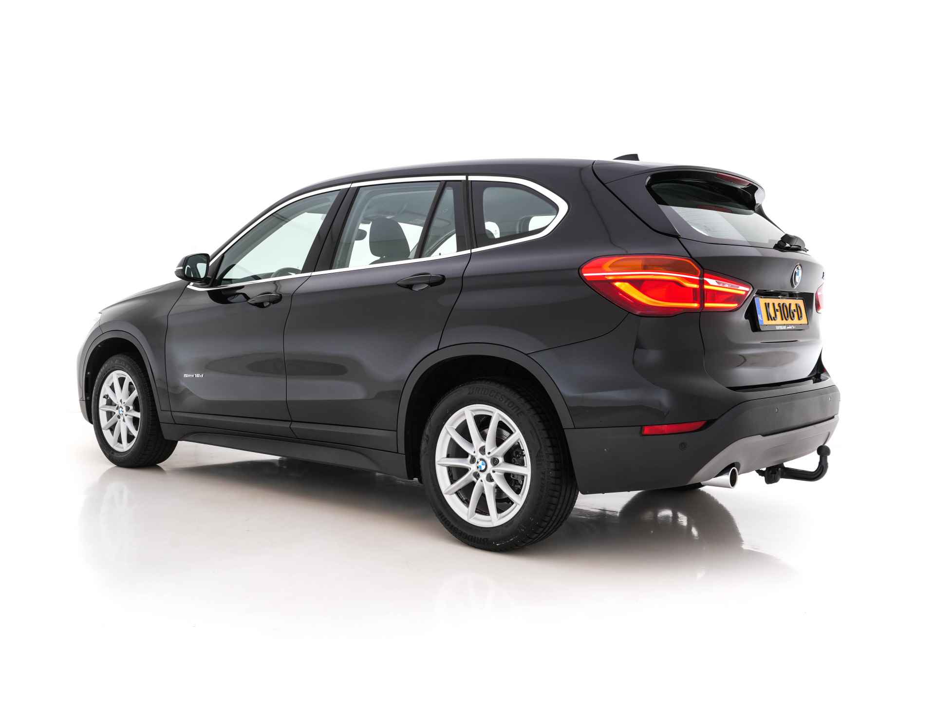 BMW X1 sDrive16d Centennial Executive *NAVI-FULLMAP | FULL-LED | ECC | PDC | CRUISE | TOWBAR | COMFORT-SEATS |  17''ALU * - 4/33