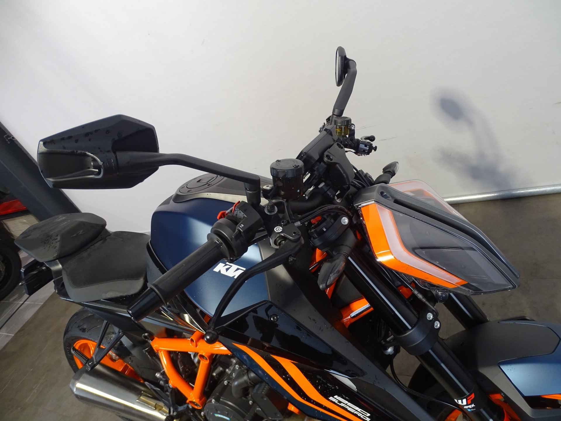 KTM 1290 SUPERDUKE R ABS - 2/9