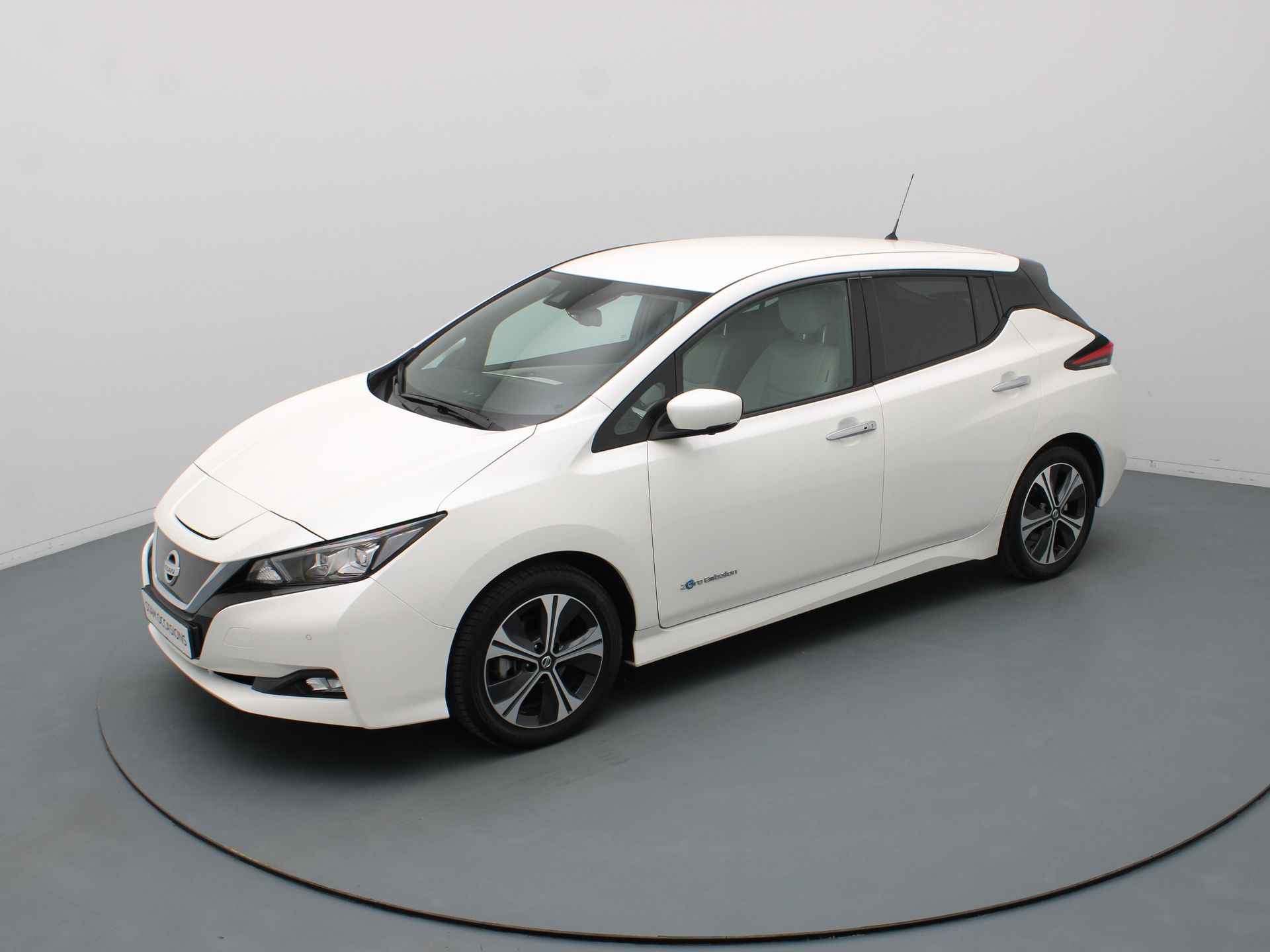 Nissan Leaf Tekna 40 kWh Climate control | Navig | Parkeer sensoren voor en achter - 9/39