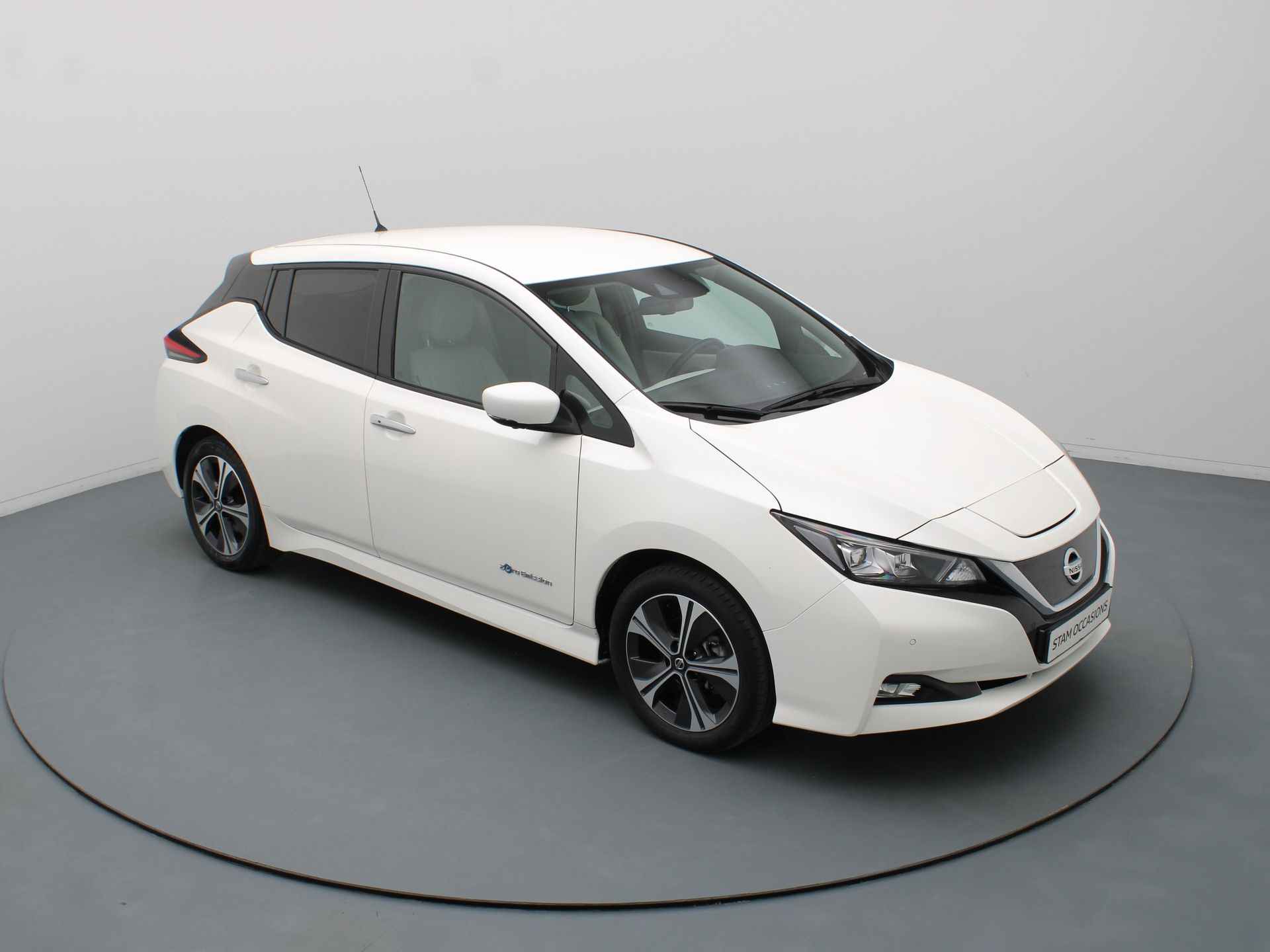 Nissan Leaf Tekna 40 kWh Climate control | Navig | Parkeer sensoren voor en achter - 11/39