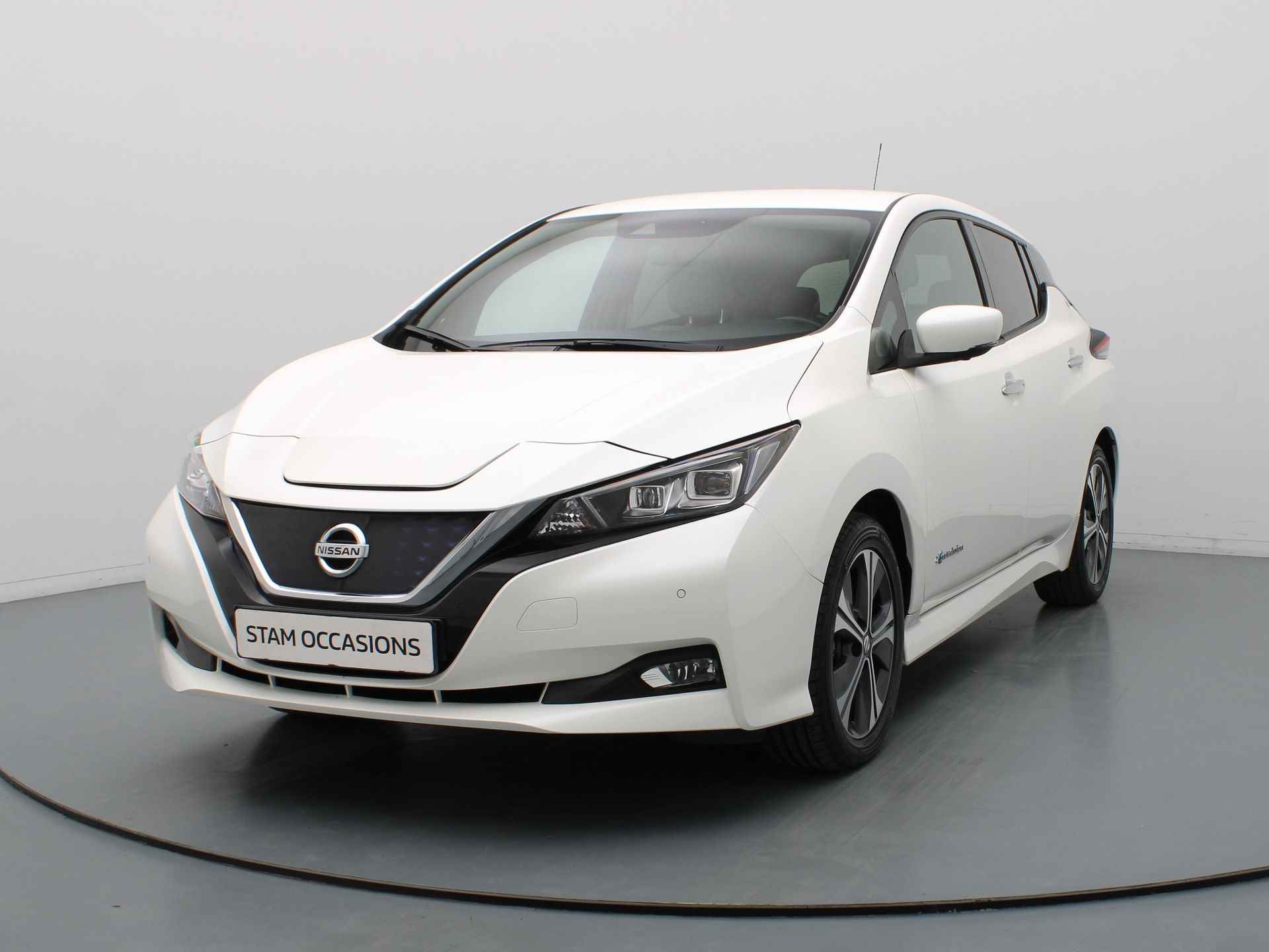 Nissan Leaf Tekna 40 kWh Climate control | Navig | Parkeer sensoren voor en achter - 17/39