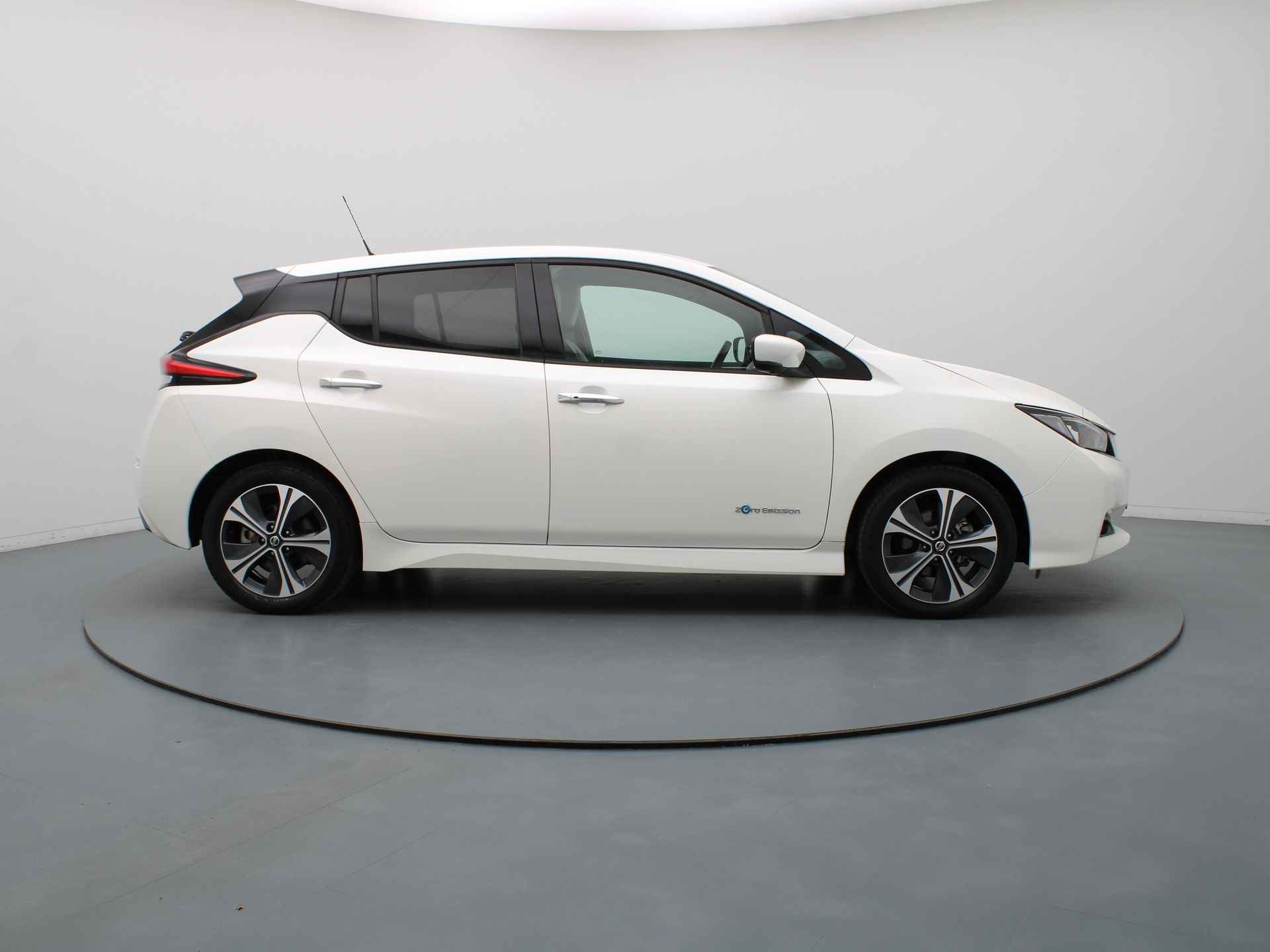 Nissan Leaf Tekna 40 kWh Climate control | Navig | Parkeer sensoren voor en achter - 24/39