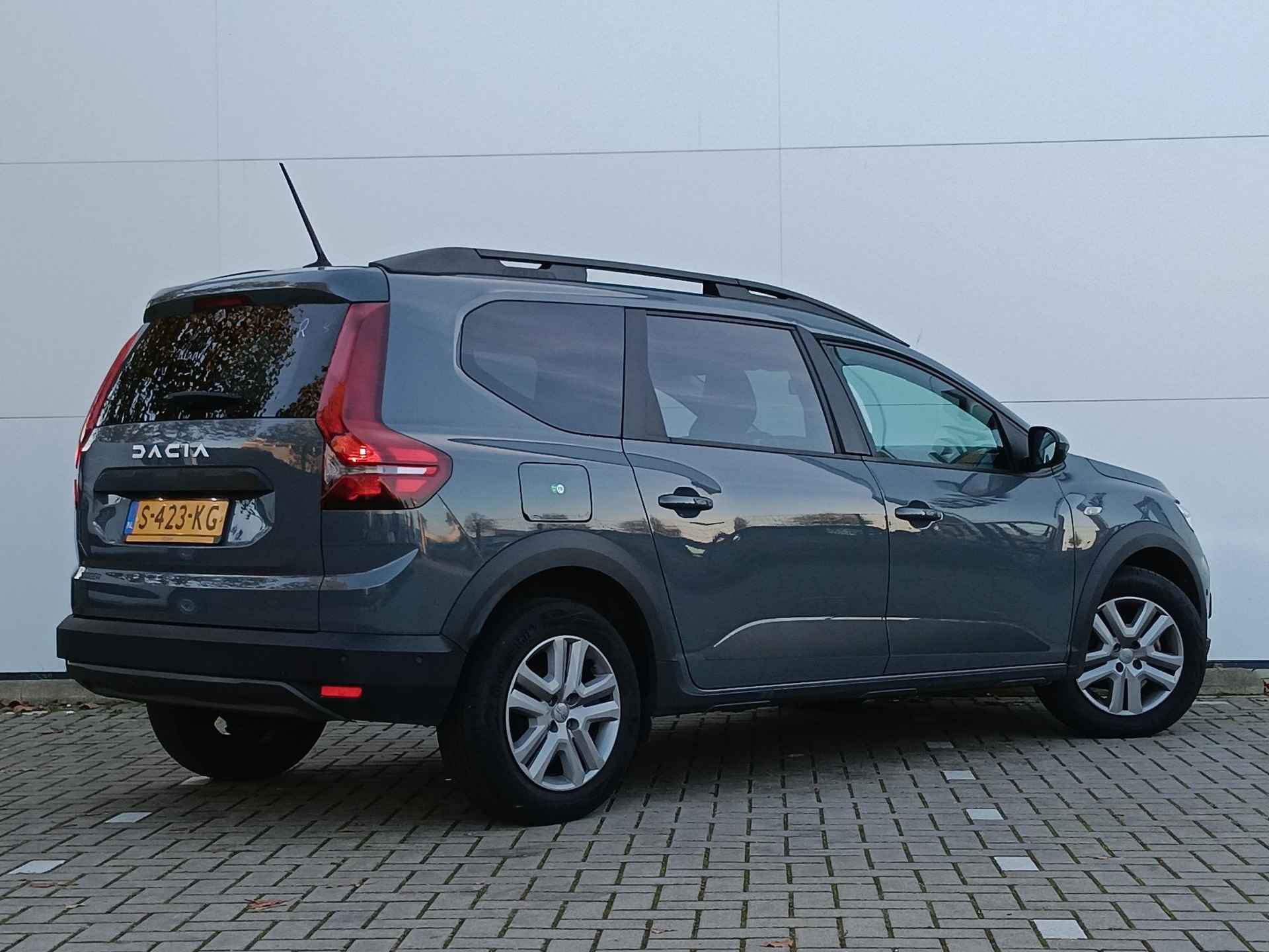 Dacia Jogger 1.0 TCe 110 Expression 7p. Navigatie / Parkeersensoren + Camera / Multifunctionele Dakrails - 3/29