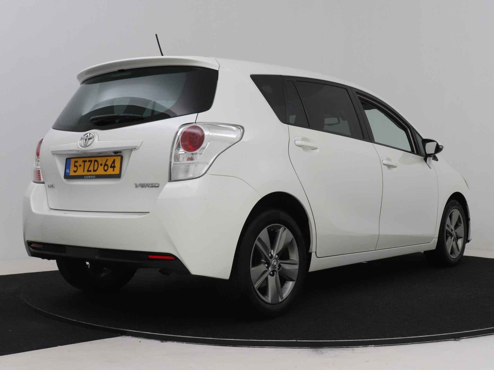 Toyota Verso 1.8 VVT-i Dynamic Business 7p. | Panoramadak | Navigatie | Climate Control | Stoelverwarming | - 3/48