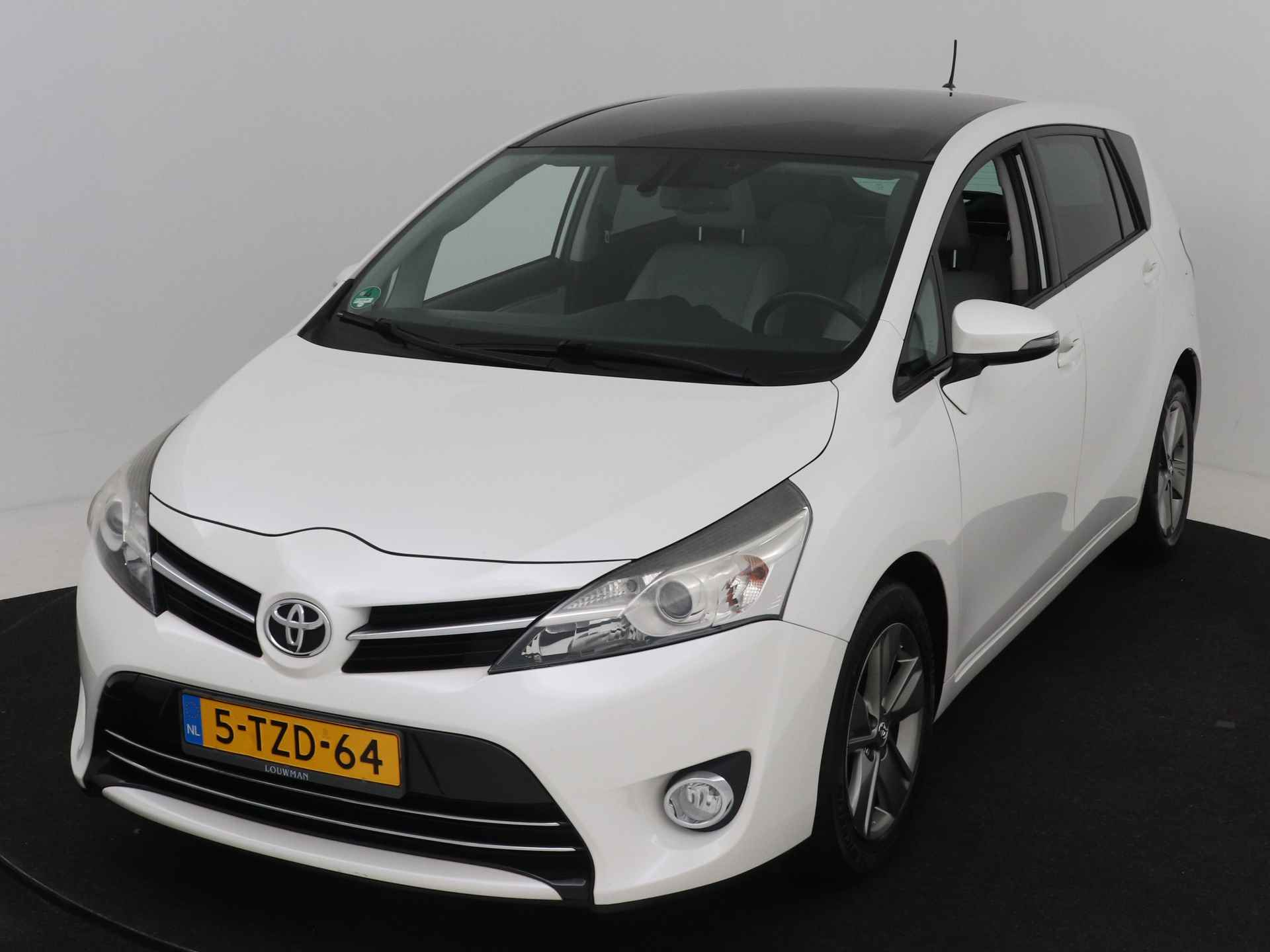 Toyota Verso 1.8 VVT-i Dynamic Business 7p. | Panoramadak | Navigatie | Climate Control | Stoelverwarming | - 29/48