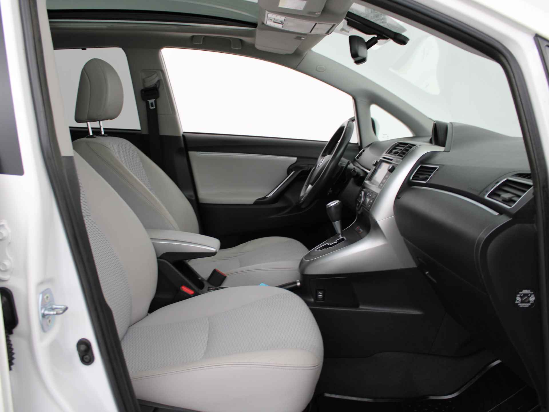 Toyota Verso 1.8 VVT-i Dynamic Business 7p. | Panoramadak | Navigatie | Climate Control | Stoelverwarming | - 31/48