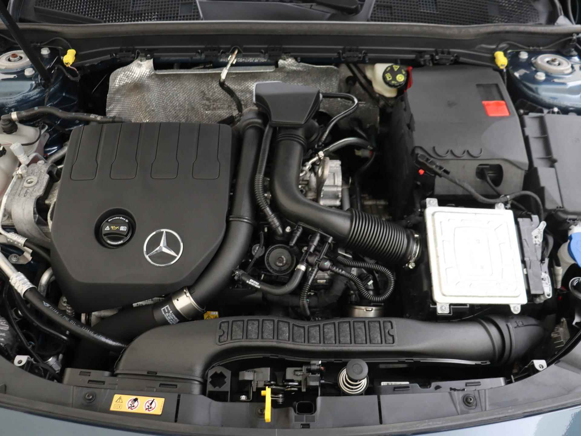 Mercedes-Benz A-klasse 180 Business Solution AMG / Premium Plus/ Panoramadak/ Night/ Sfeerverlichting/ Memory - 3/34