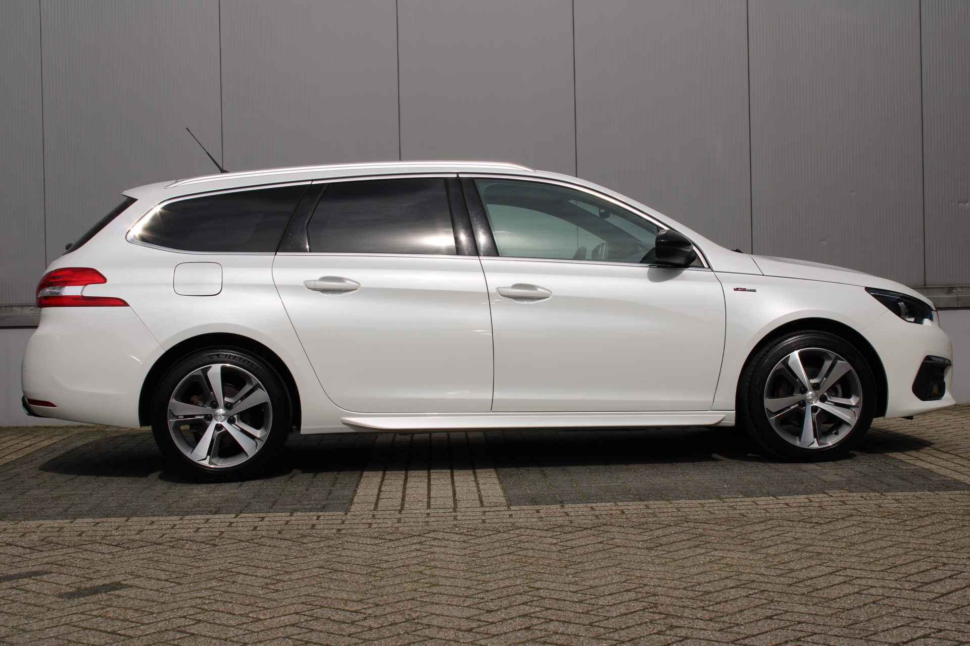 Peugeot 308 1.2 130pk AUTOMAAT GT-Line PANODAK | FULL-LED | NAVI BY APP | KEYLESS | STOELVERW. | CLIMA | PDC V+A | CRUISE | - 4/36