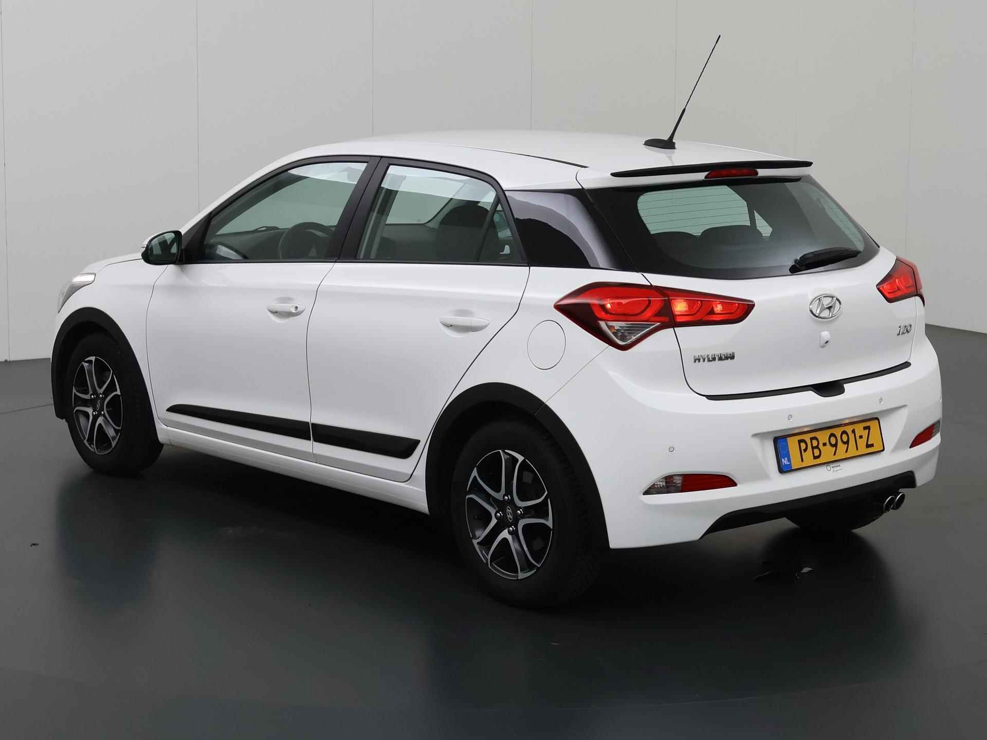 Hyundai i20 1.0 T-GDI Comfort | Navigatie | Parkeercamera | Climate Control | Cruise Control | - 23/39