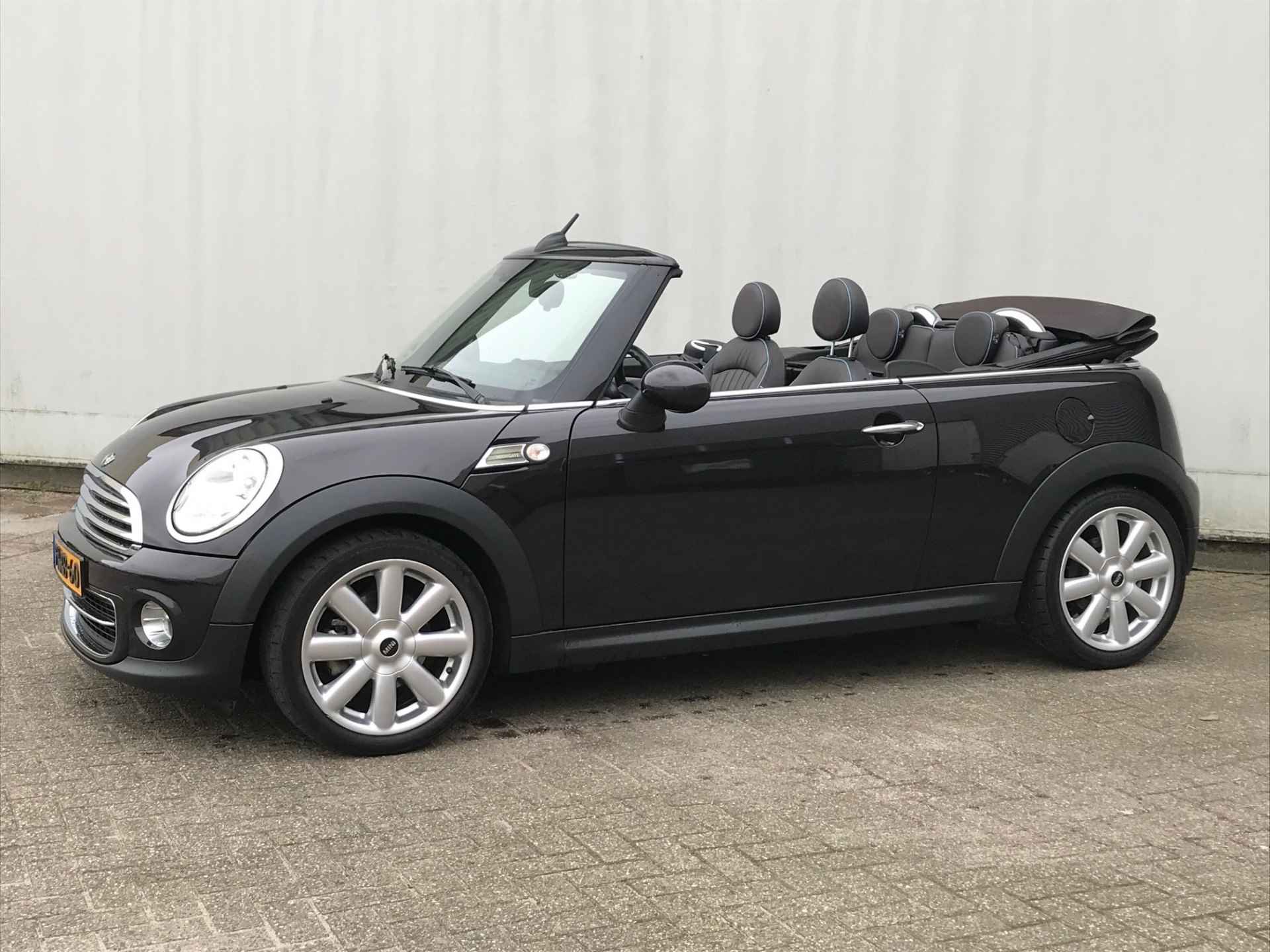 MINI Cabrio 1.6 Cooper 123PK Chili Highgate! Leder / Navi / Stl.vw - 3/24