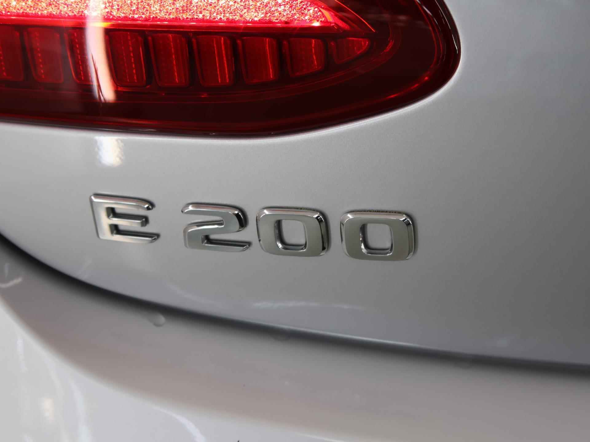 Mercedes-Benz E-klasse Cabrio 200 Premium Night | Lederen bekleding | Airscarf | Multibeam led | Dodehoek assistentie | Memory pakket | Trekhaak - 41/44