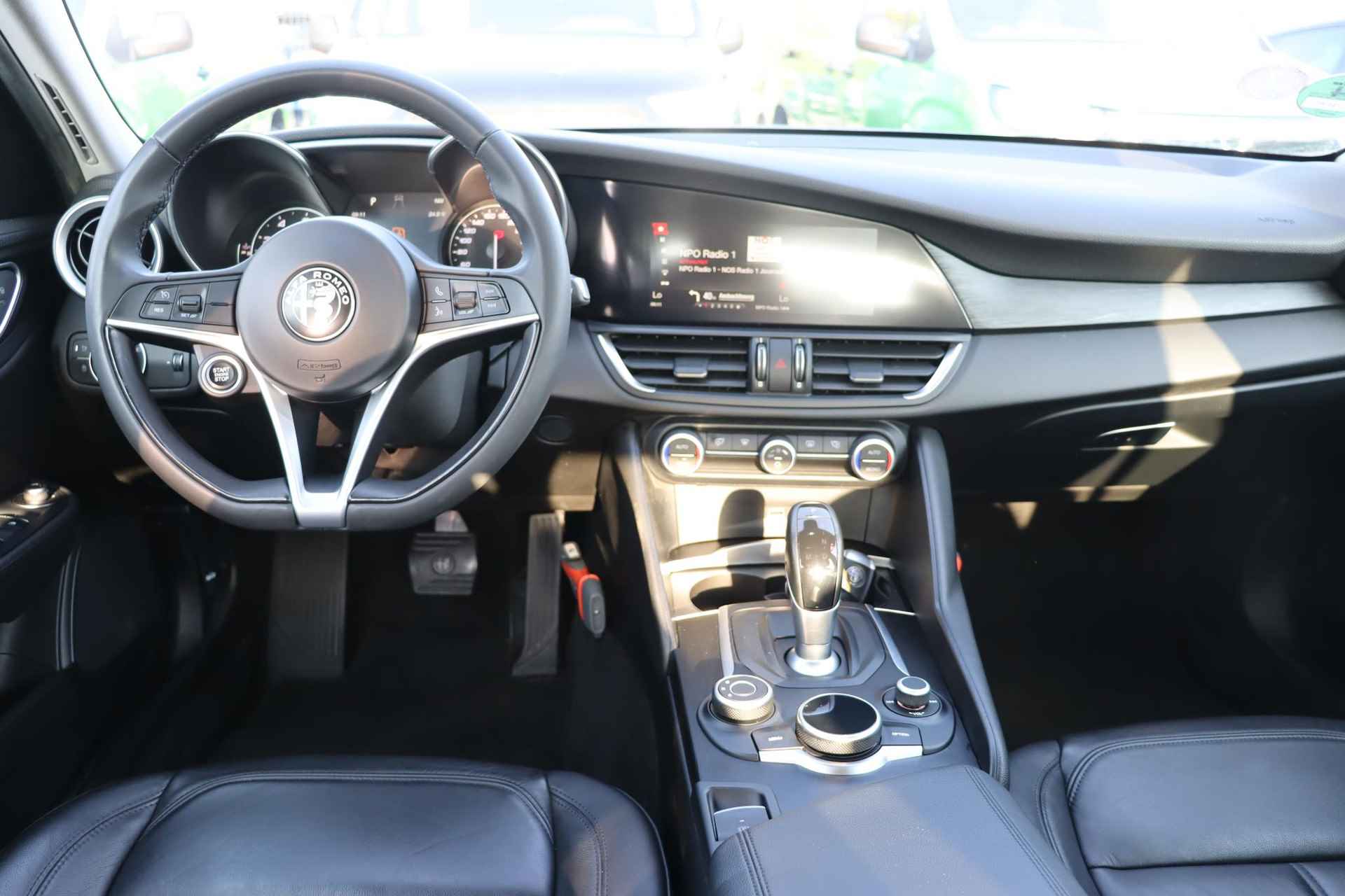 Alfa Romeo Giulia 2.0T Super Trekhaak Leder Xenon Groot Navigatie - 12/36