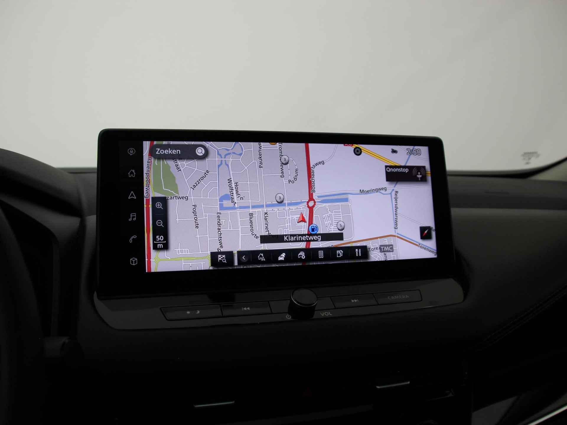 Nissan Qashqai 1.3 MHEV Xtronic N-Connecta Design Pack | Panoramadak | Apple Carplay/Adroid Auto | Adapt. Cruise Control | Dodehoek Detectie | 360° Camera | Rijklaarprijs! - 16/23