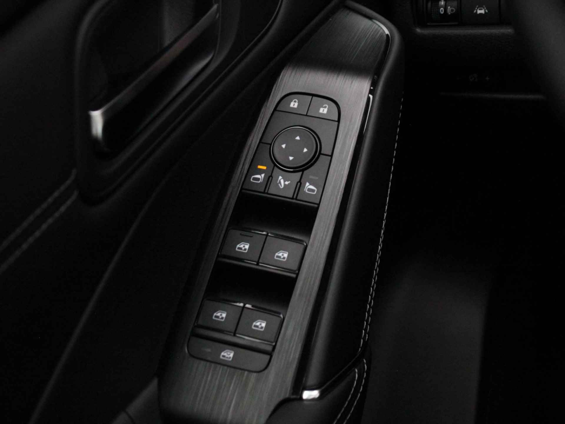 Nissan Qashqai 1.3 MHEV Xtronic N-Connecta Design Pack | Panoramadak | Apple Carplay/Adroid Auto | Adapt. Cruise Control | Dodehoek Detectie | 360° Camera | Rijklaarprijs! - 21/23