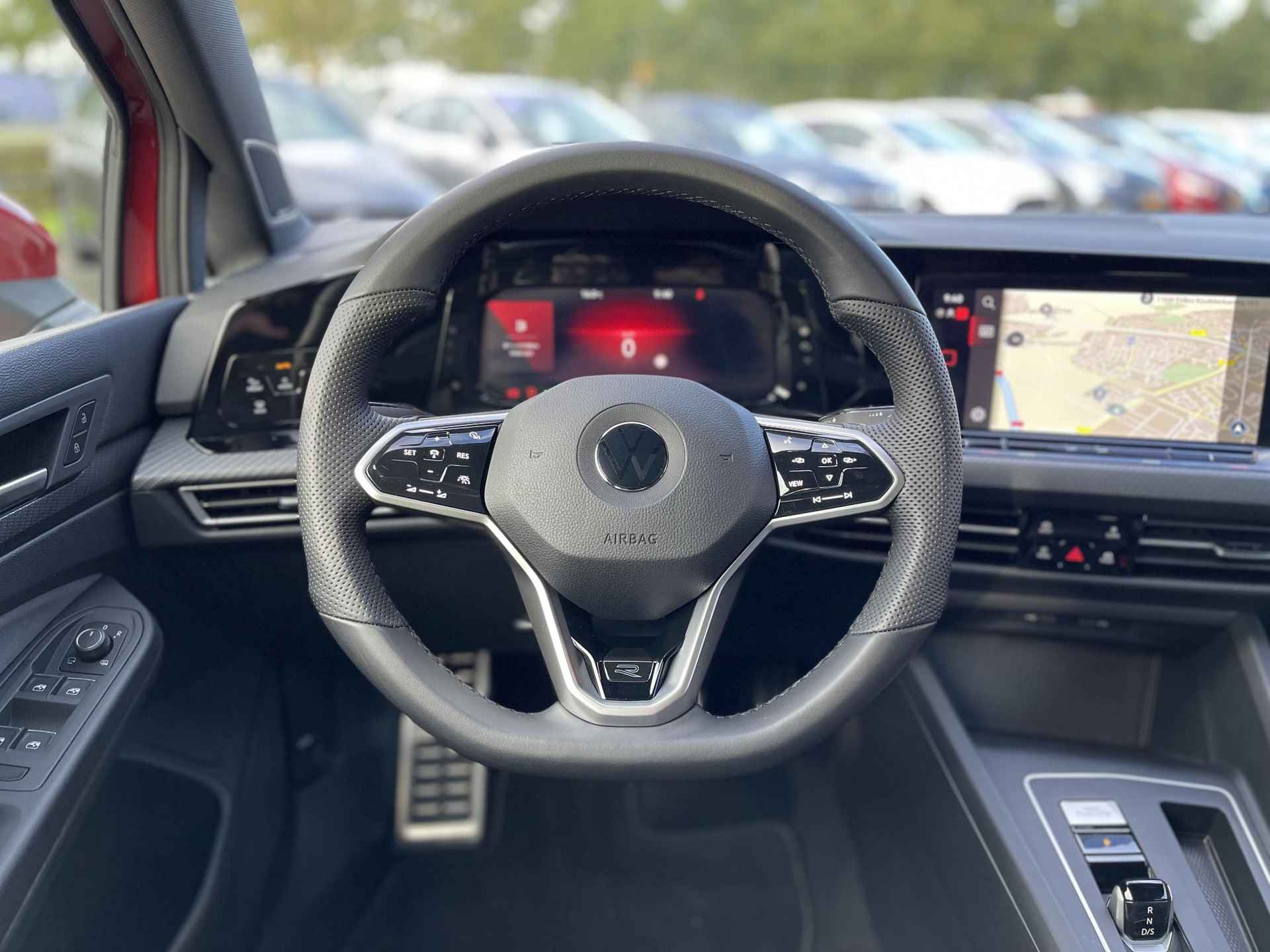 Volkswagen Golf 1.5 eTSI R-Line | Panoramadak | Harman/Kardon | Sportstoelen | Full-LED | Navigatie | Apple Carplay/Android Auto | Dodehoek | Park. Assist | Rijklaarprijs! - 15/33