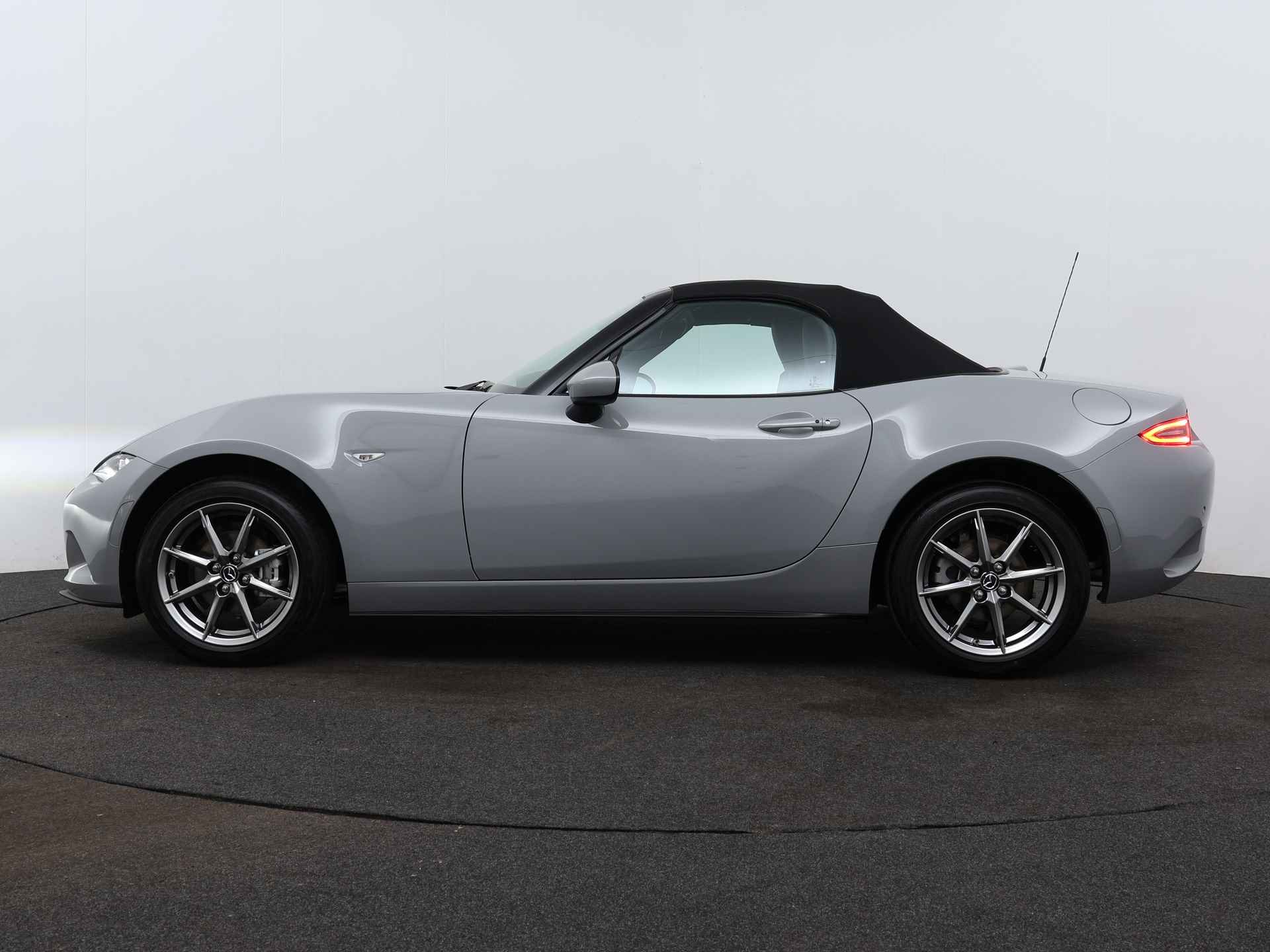 Mazda MX-5 1.5 SkyActiv-G 132 Exclusive-Line | Incl. € 4.000,- instapvoordeel | Direct leverbaar in verschillende kleuren en uitvoeringen - 4/41