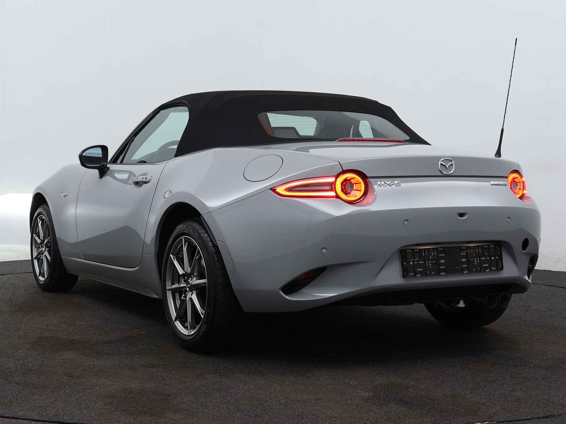 Mazda MX-5 1.5 SkyActiv-G 132 Exclusive-Line | Incl. € 4.000,- instapvoordeel | Direct leverbaar in verschillende kleuren en uitvoeringen - 12/41