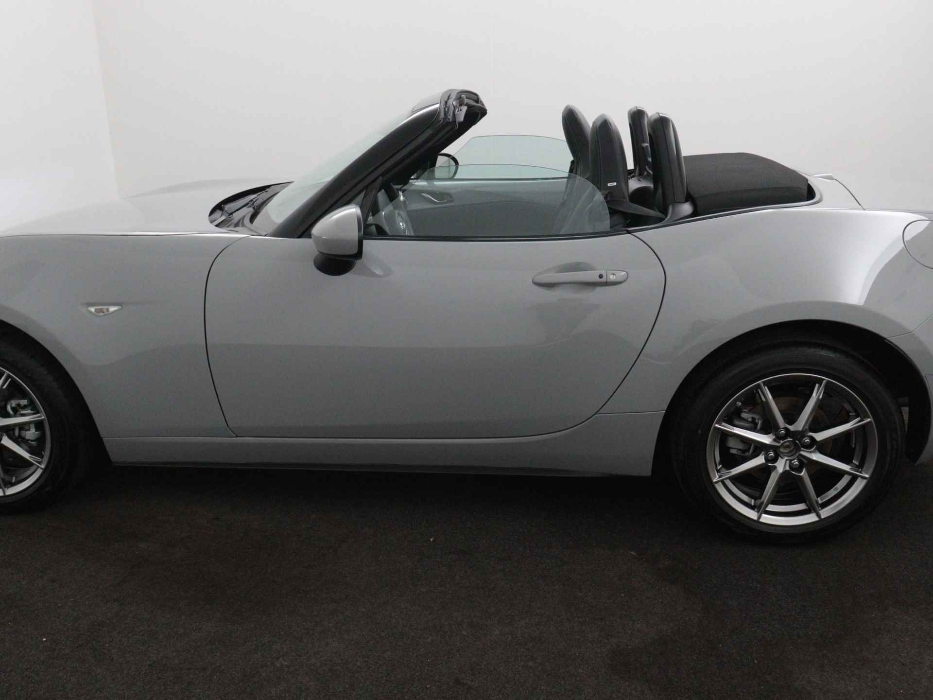 Mazda MX-5 1.5 SkyActiv-G 132 Exclusive-Line | Incl. € 4.000,- instapvoordeel | Direct leverbaar in verschillende kleuren en uitvoeringen - 33/41