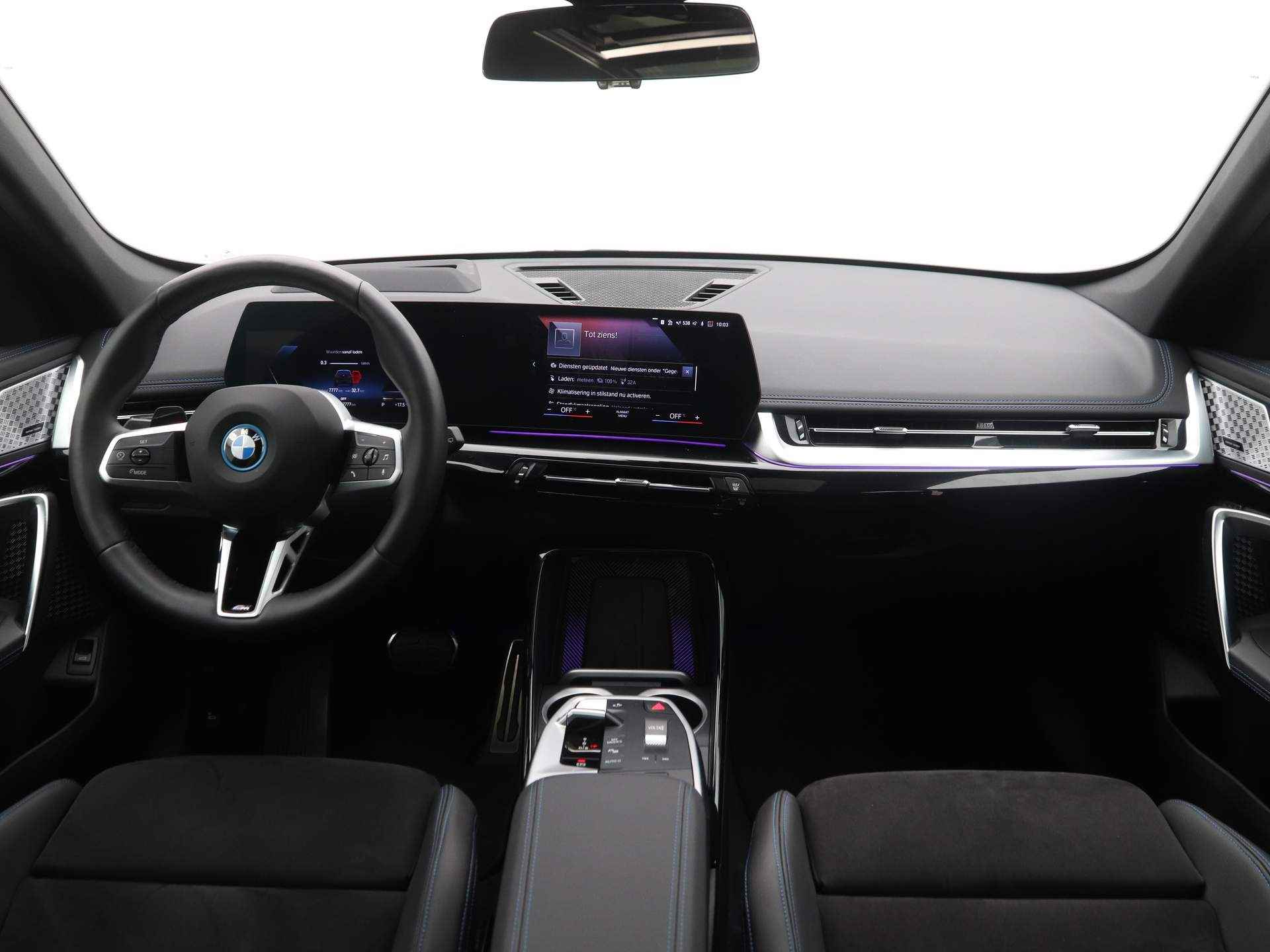 BMW iX1 xDrive30 Launch Edition M Sport - 13/24
